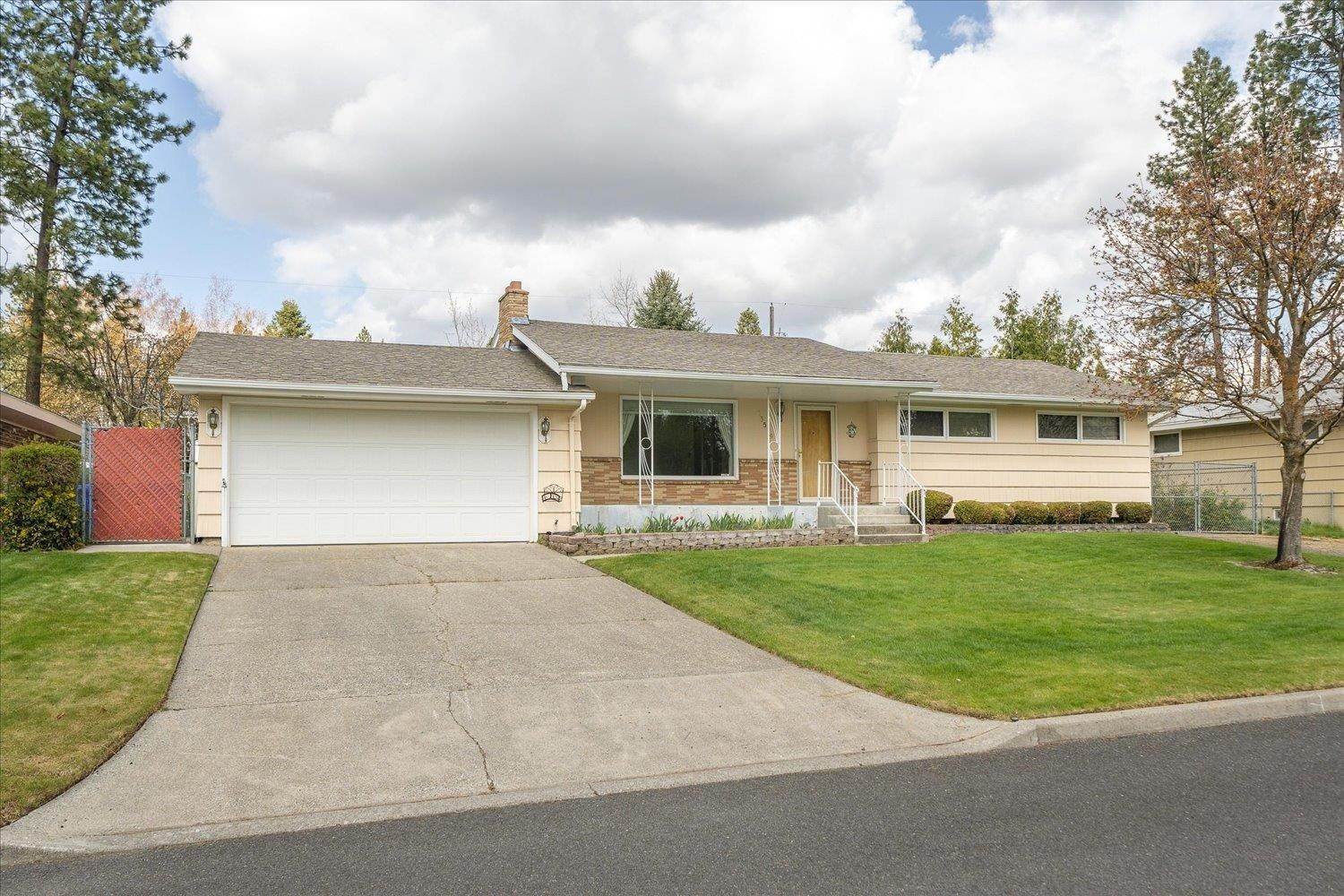 2. Single Family Homes for Sale at 13519 E 26th Avenue Spokane, Washington 99216 United States