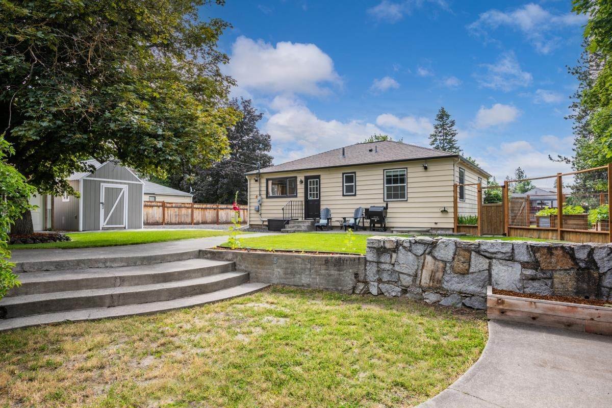 2. Single Family Homes for Sale at 2918 W Litchfield Place Spokane, Washington 99205 United States