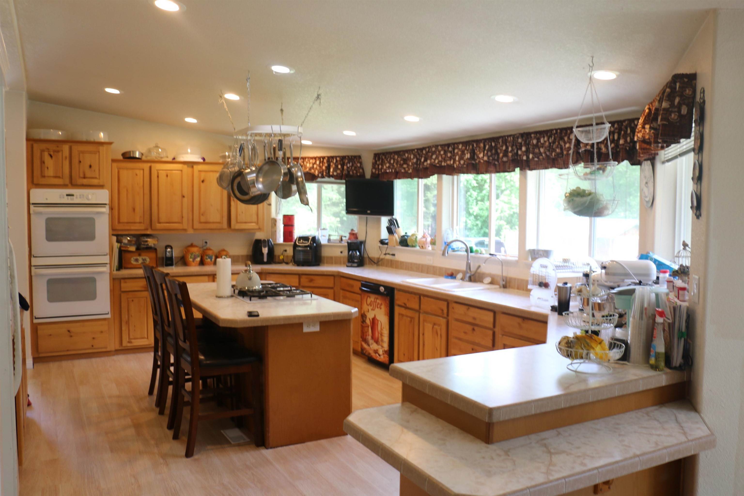 7. Single Family Homes for Sale at 206 Turner Creek Road Wauconda, Washington 98859 United States