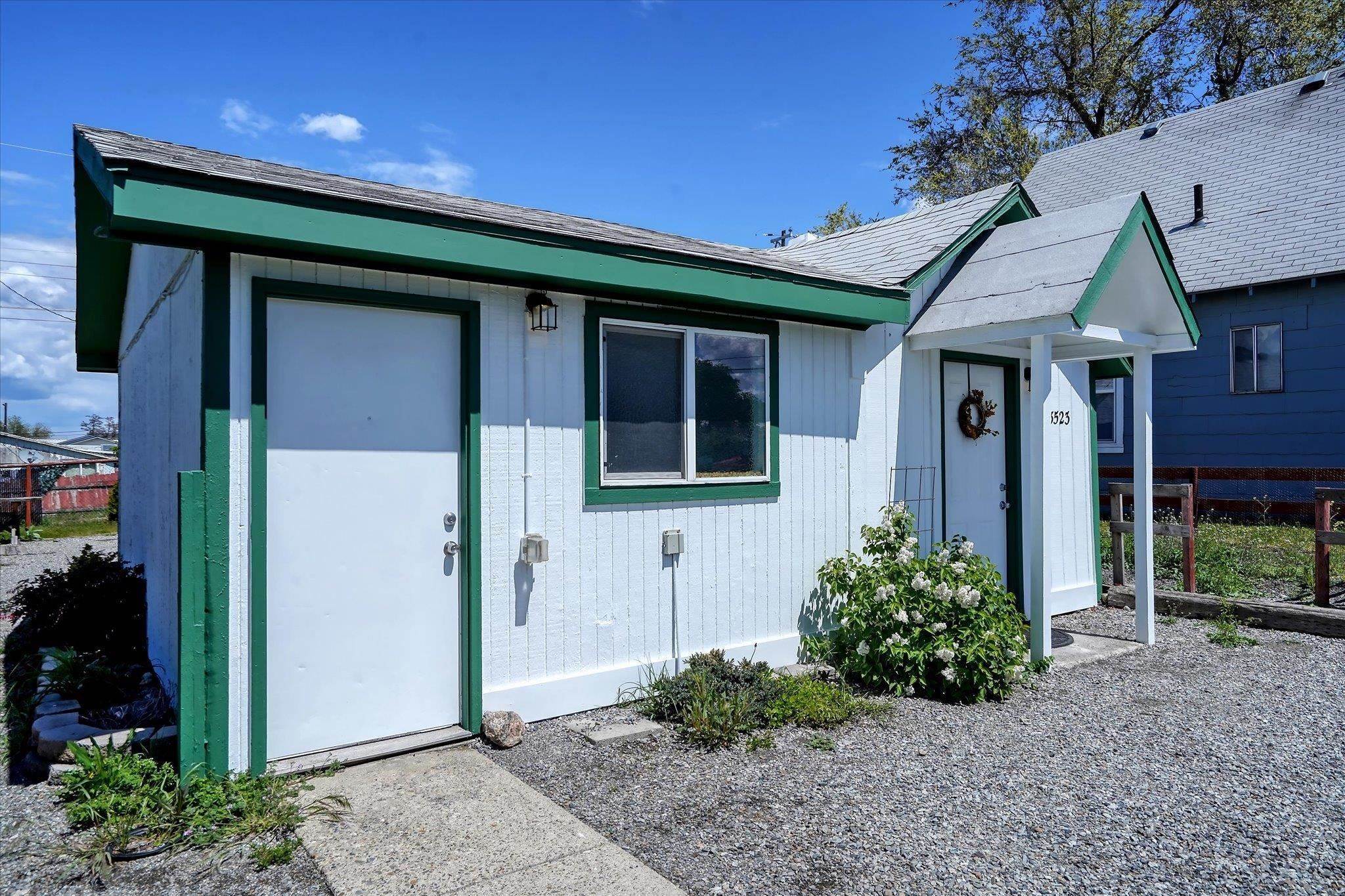 15. Single Family Homes for Sale at 3523 E Olympic Avenue Spokane, Washington 99217 United States