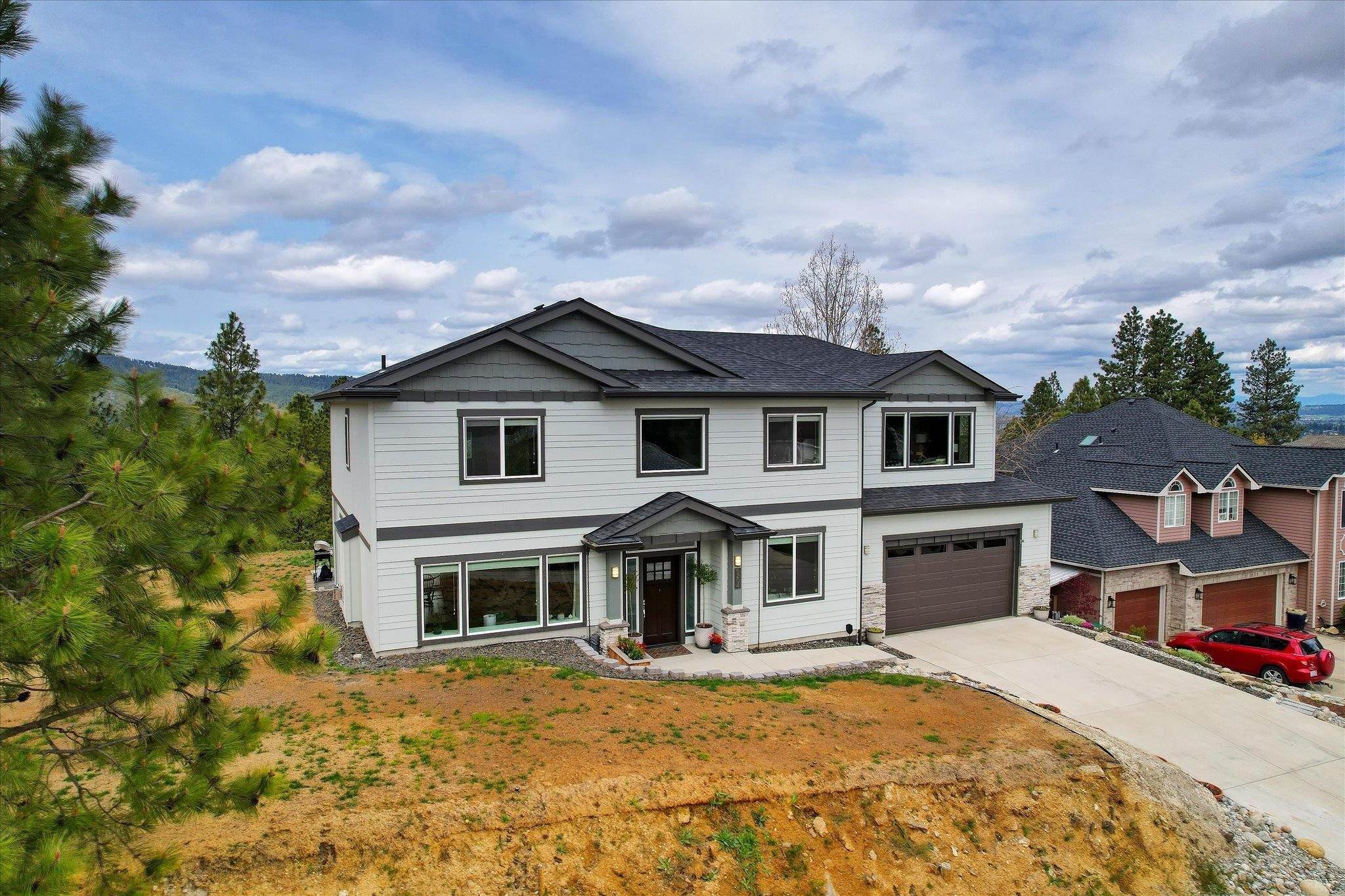 2. Single Family Homes for Sale at 6204 S Eagle Crest Drive Spokane, Washington 99206 United States