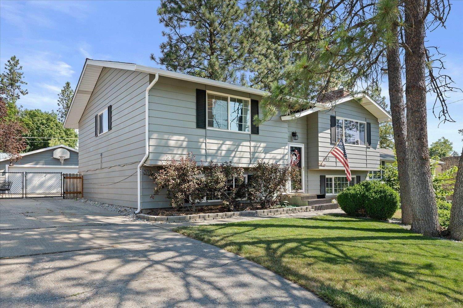 Single Family Homes for Sale at 1503 E 35 Avenue Spokane, Washington 99203 United States