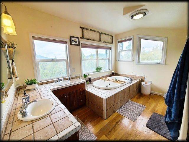 18. Single Family Homes for Sale at 2325 Quinns Meadow Road Colville, Washington 99114 United States