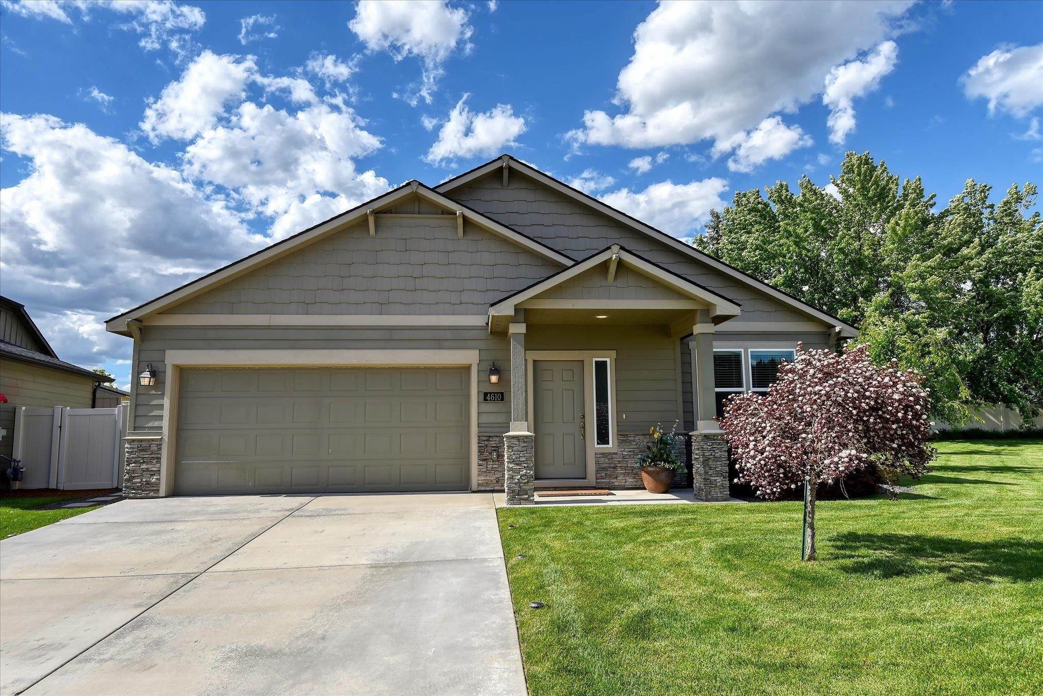 1. Single Family Homes for Sale at 4610 S Lapwai Lane Spokane, Washington 99206 United States