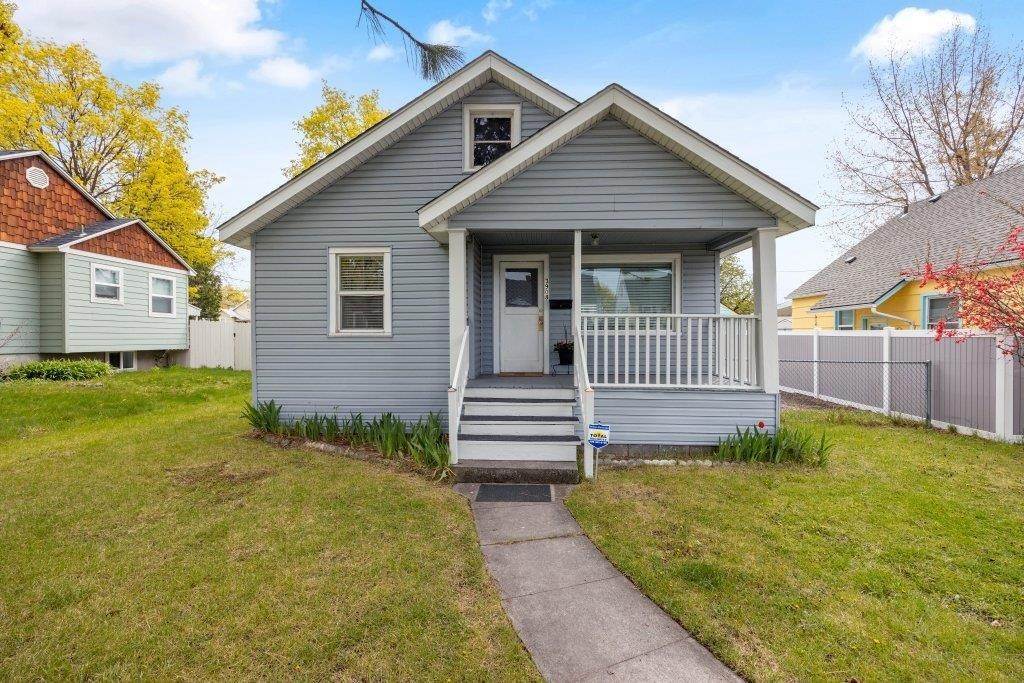 1. Single Family Homes for Sale at 3908 N Hawthorne Street Spokane, Washington 99205 United States