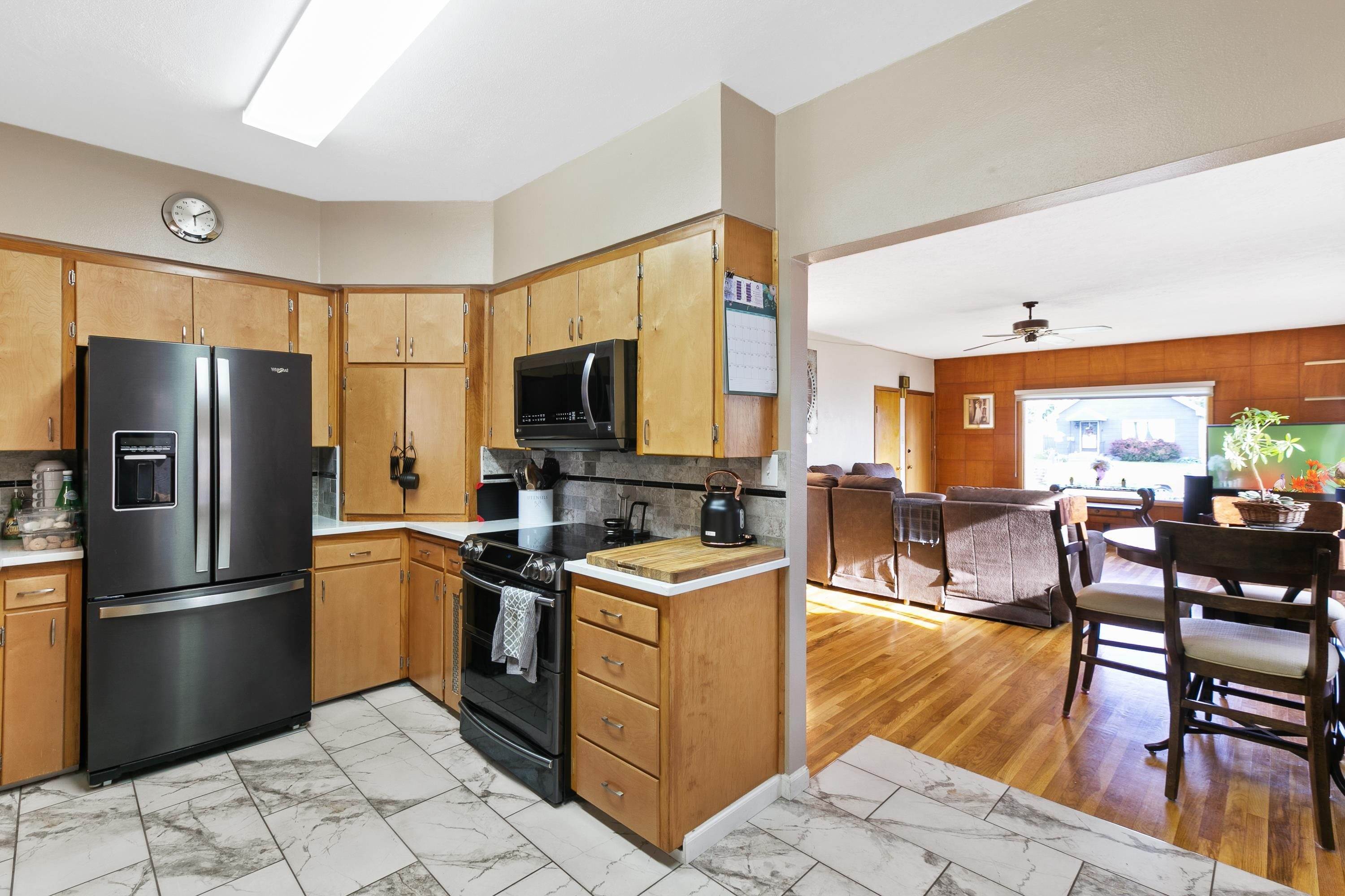 8. Single Family Homes for Sale at 901 E Everett Avenue Spokane, Washington 99207 United States