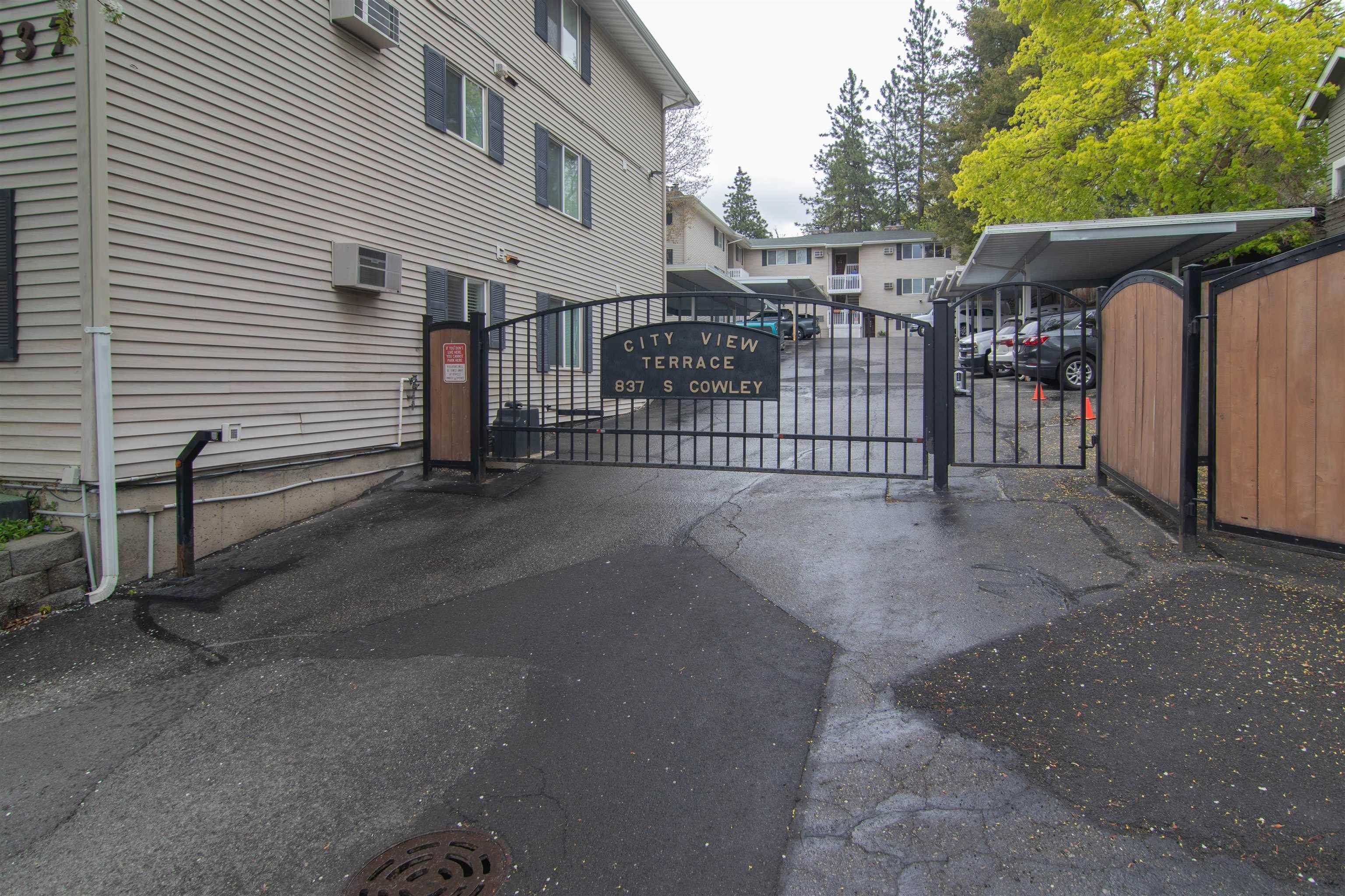 2. Single Family Homes for Sale at 837 S Cowley Street Spokane, Washington 99202 United States
