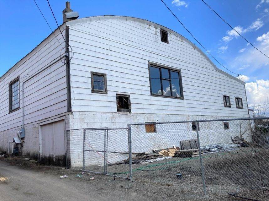 2. Commercial for Sale at 131 N Wynne Street Colville, Washington 99141 United States