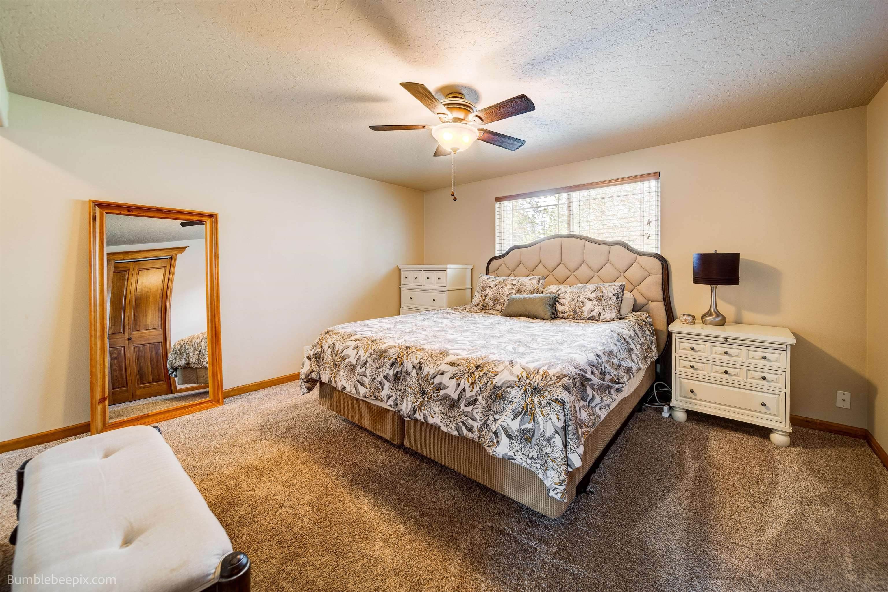 19. Single Family Homes for Sale at 20430 N Little Spokane Drive Colbert, Washington 99005 United States