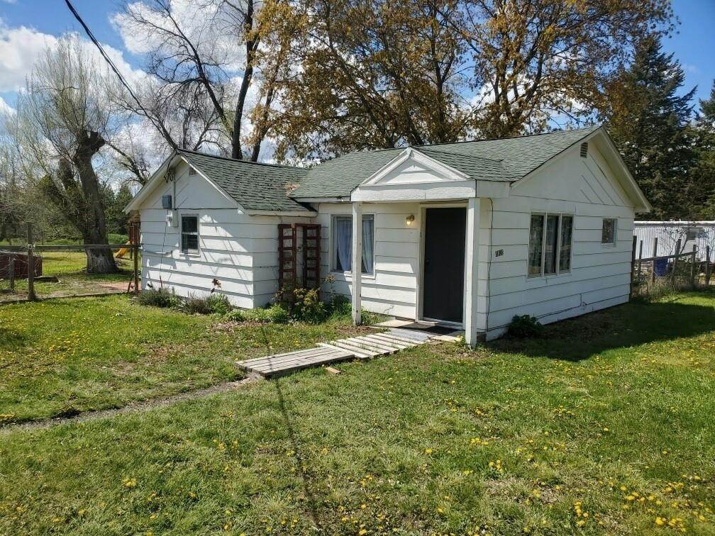 3. Single Family Homes for Sale at 820 E D Street Deer Park, Washington 99006 United States