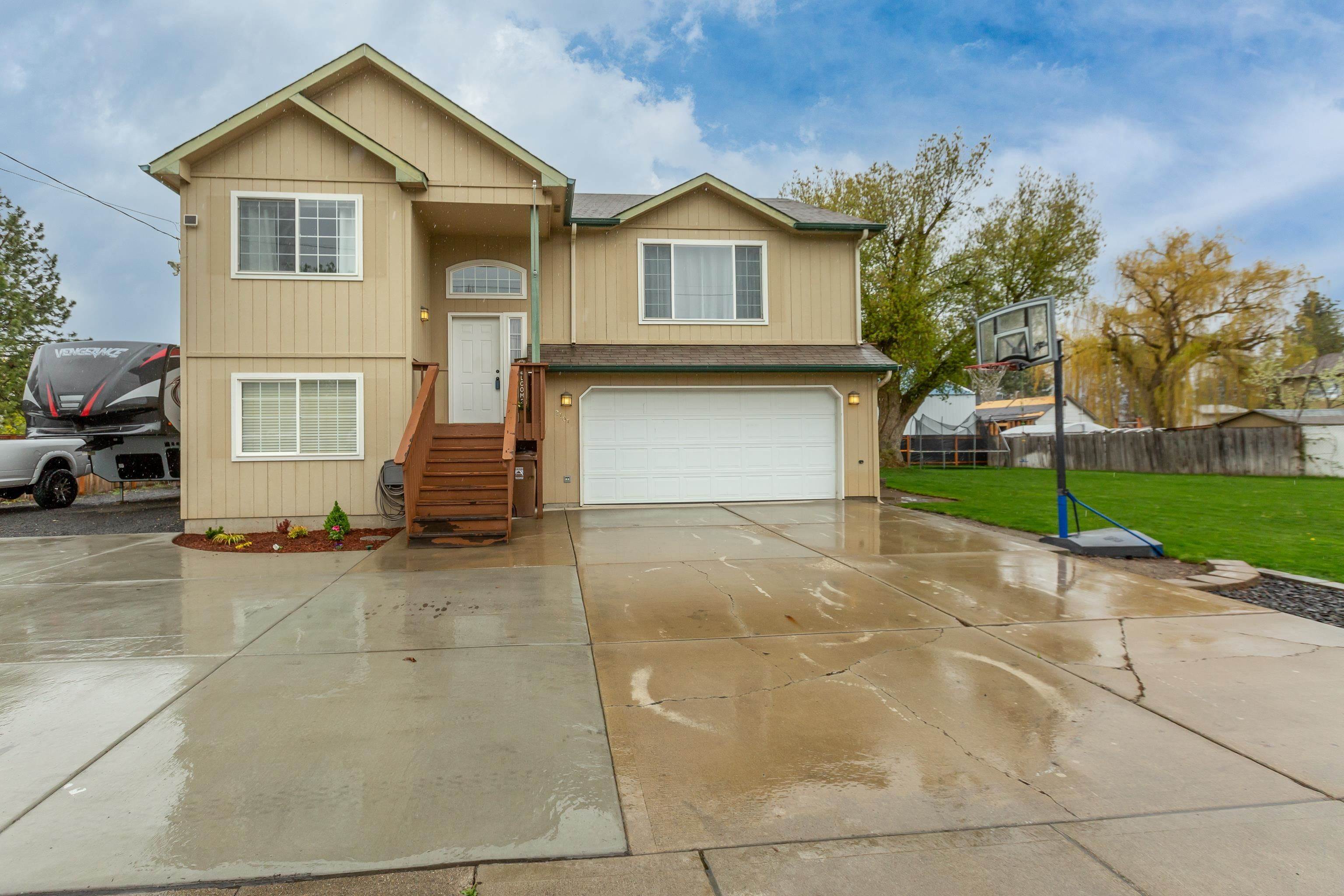 3. Single Family Homes for Sale at 2707 S Myrtle Street Spokane, Washington 99223 United States