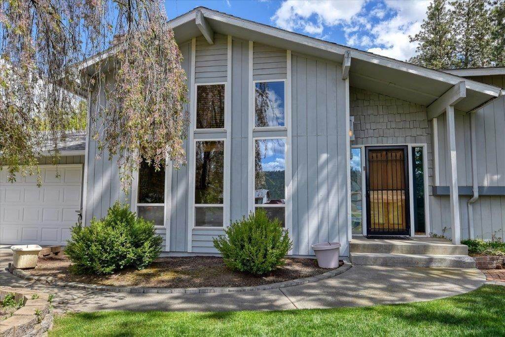 Single Family Homes for Sale at 12216 W Sunridge Drive Nine Mile Falls, Washington 99026 United States