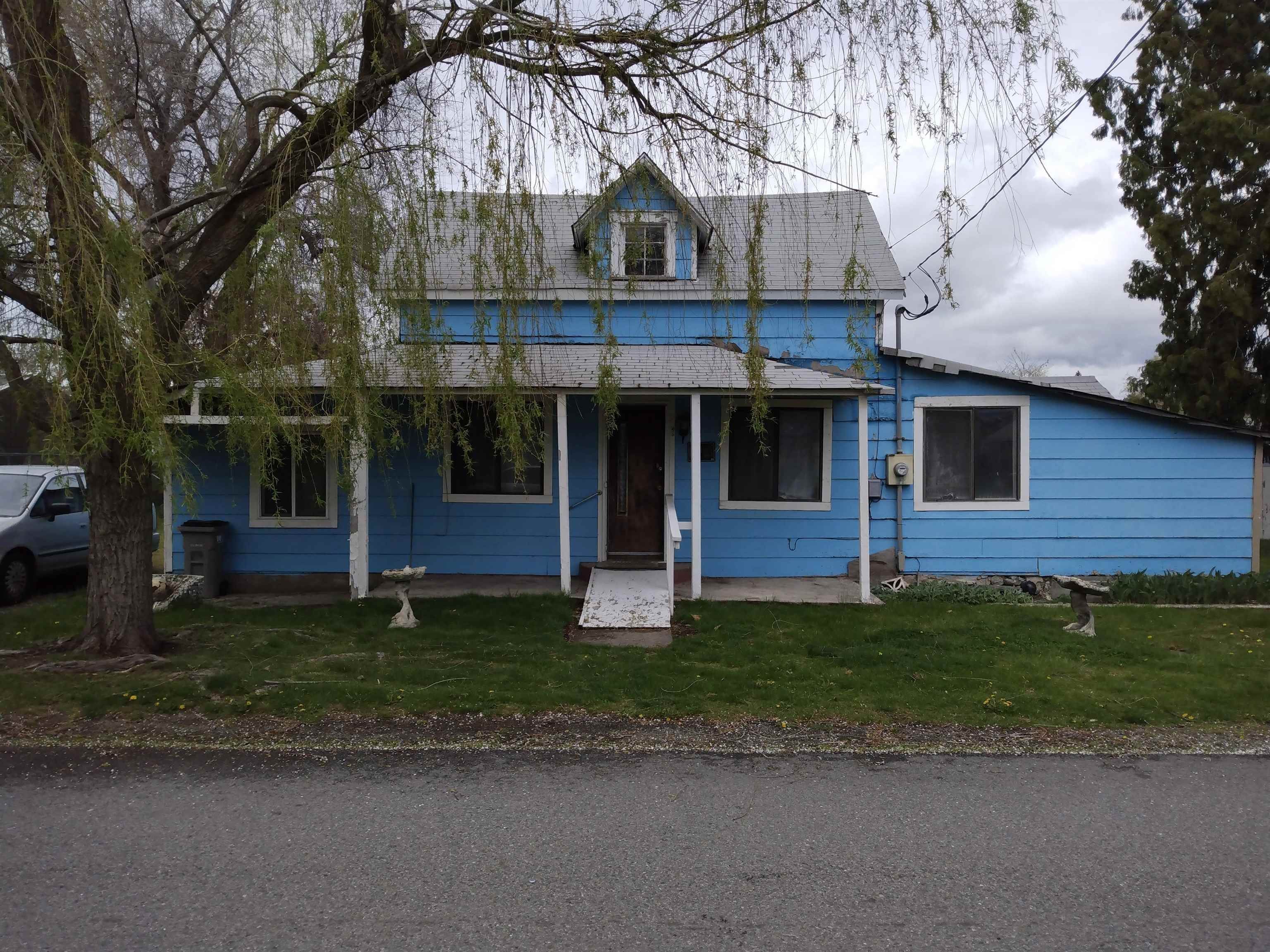 Single Family Homes for Sale at 18315 Sharp Avenue Greenacres, Washington 99016 United States