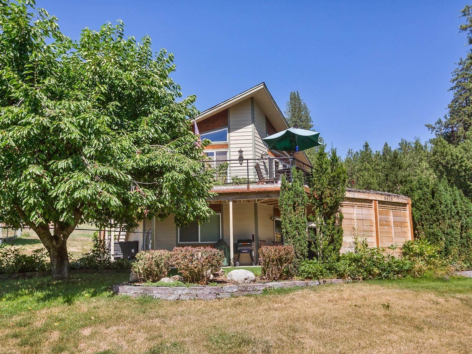 17. Single Family Homes for Sale at 6618 Lake Forest Drive Nine Mile Falls, Washington 99026 United States