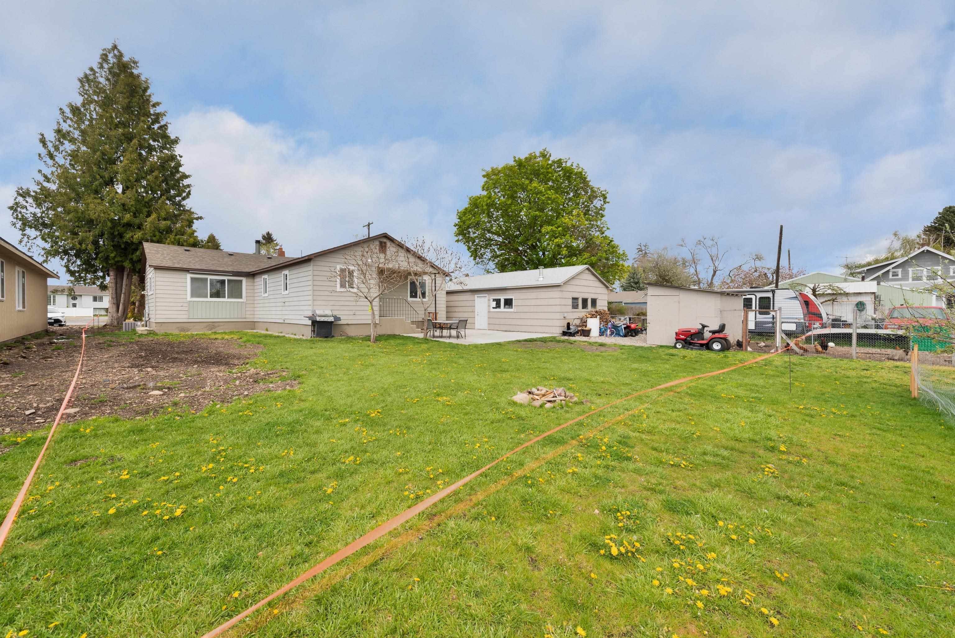 11. Single Family Homes for Sale at 9606 E Valleyway Avenue Spokane Valley, Washington 99206 United States