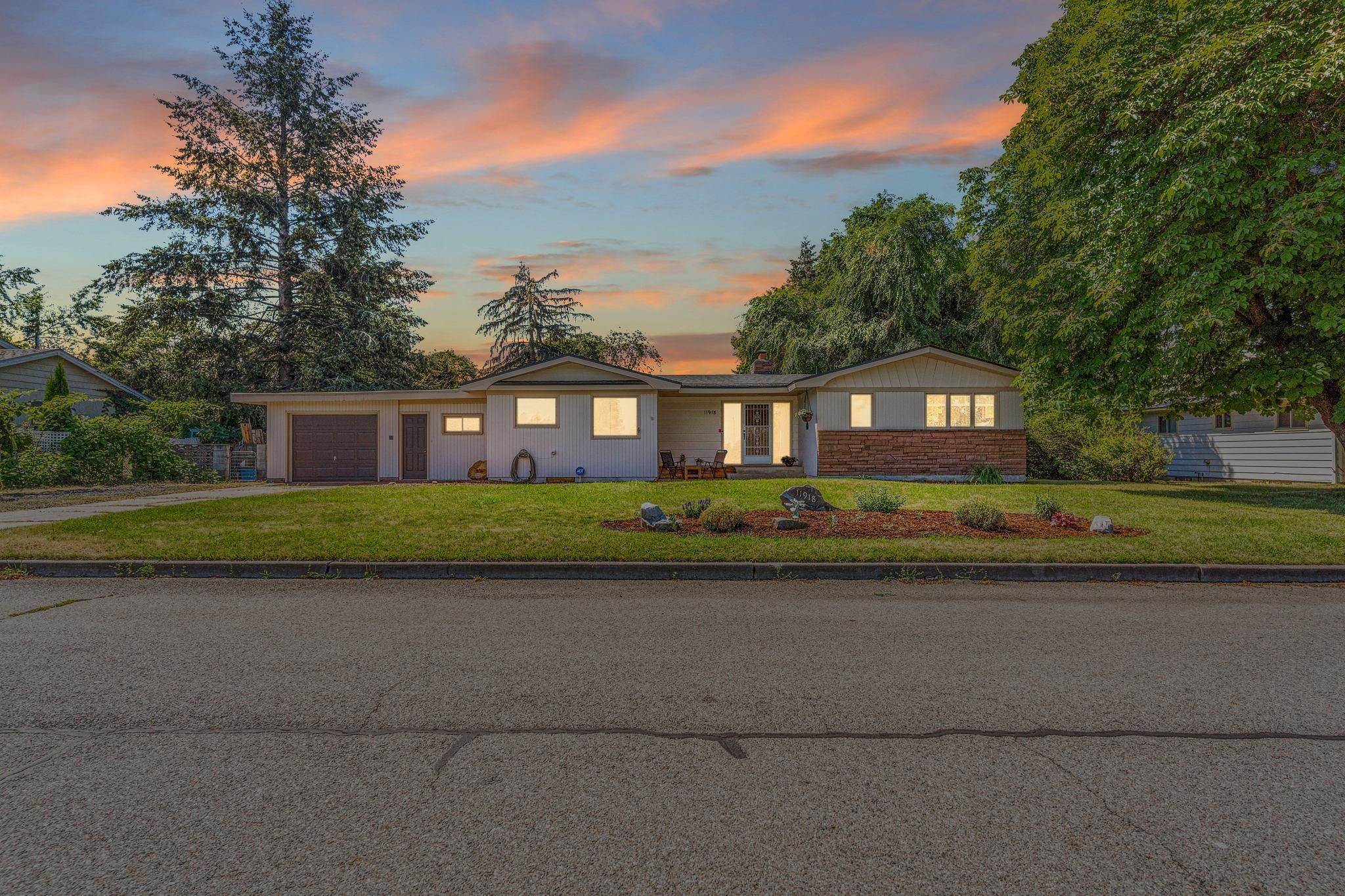 2. Single Family Homes for Sale at 11918 E 18th Avenue Spokane Valley, Washington 99206 United States