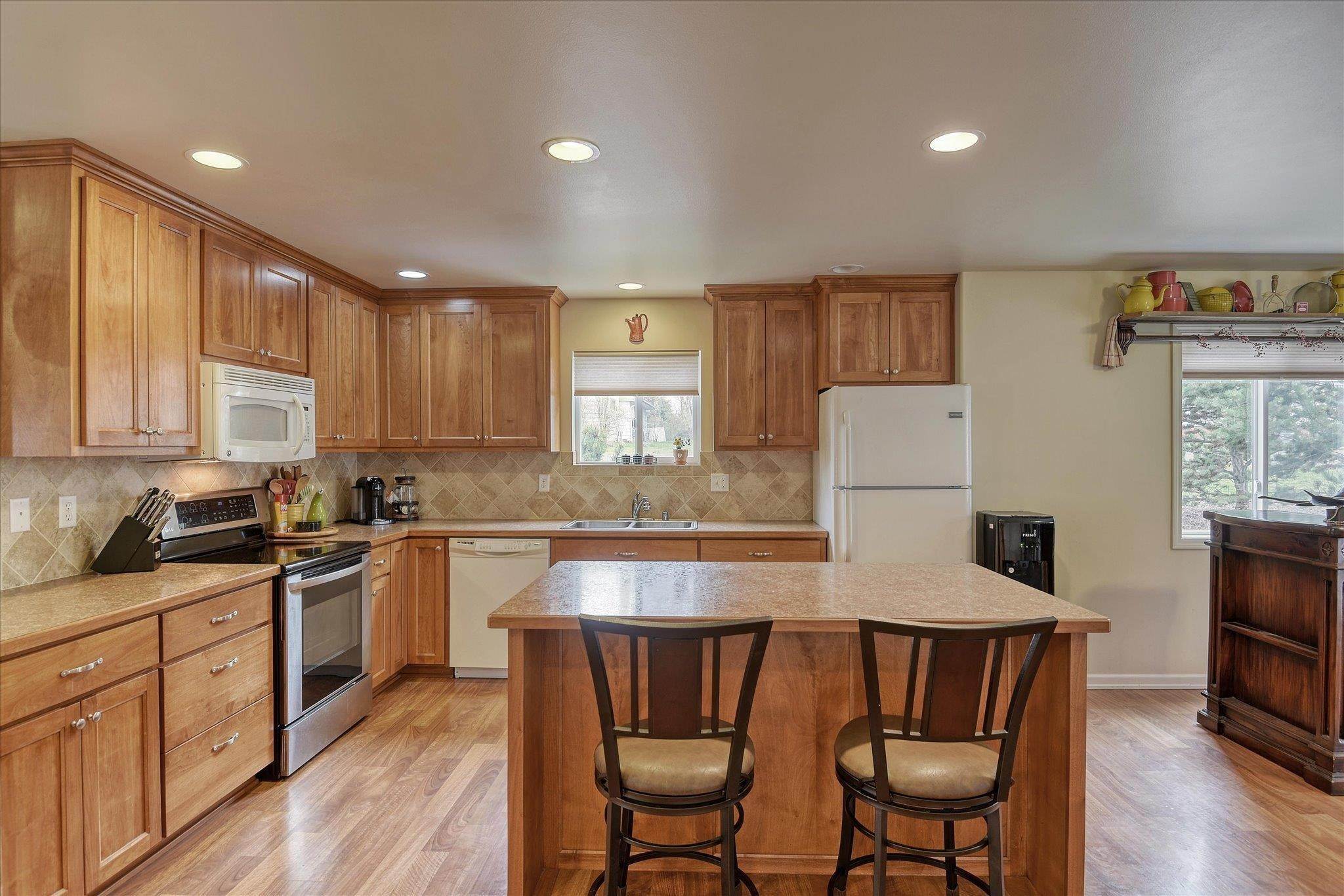 10. Single Family Homes for Sale at 345 S Aspen Street Reardan, Washington 99029 United States