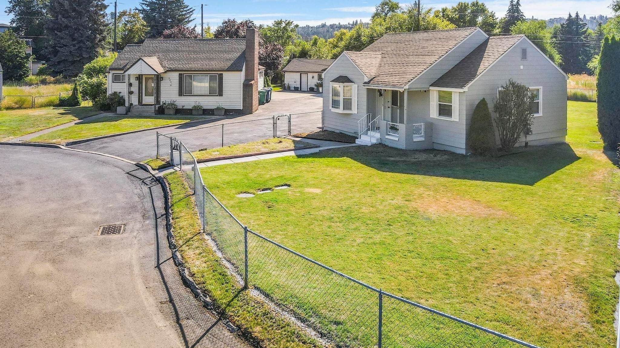 12. Single Family Homes for Sale at 9803 N Whittier Street Spokane, Washington 99218 United States