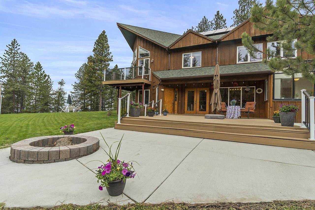 3. Single Family Homes for Sale at 13510 N Mountain Home Lane Spokane, Washington 99217 United States