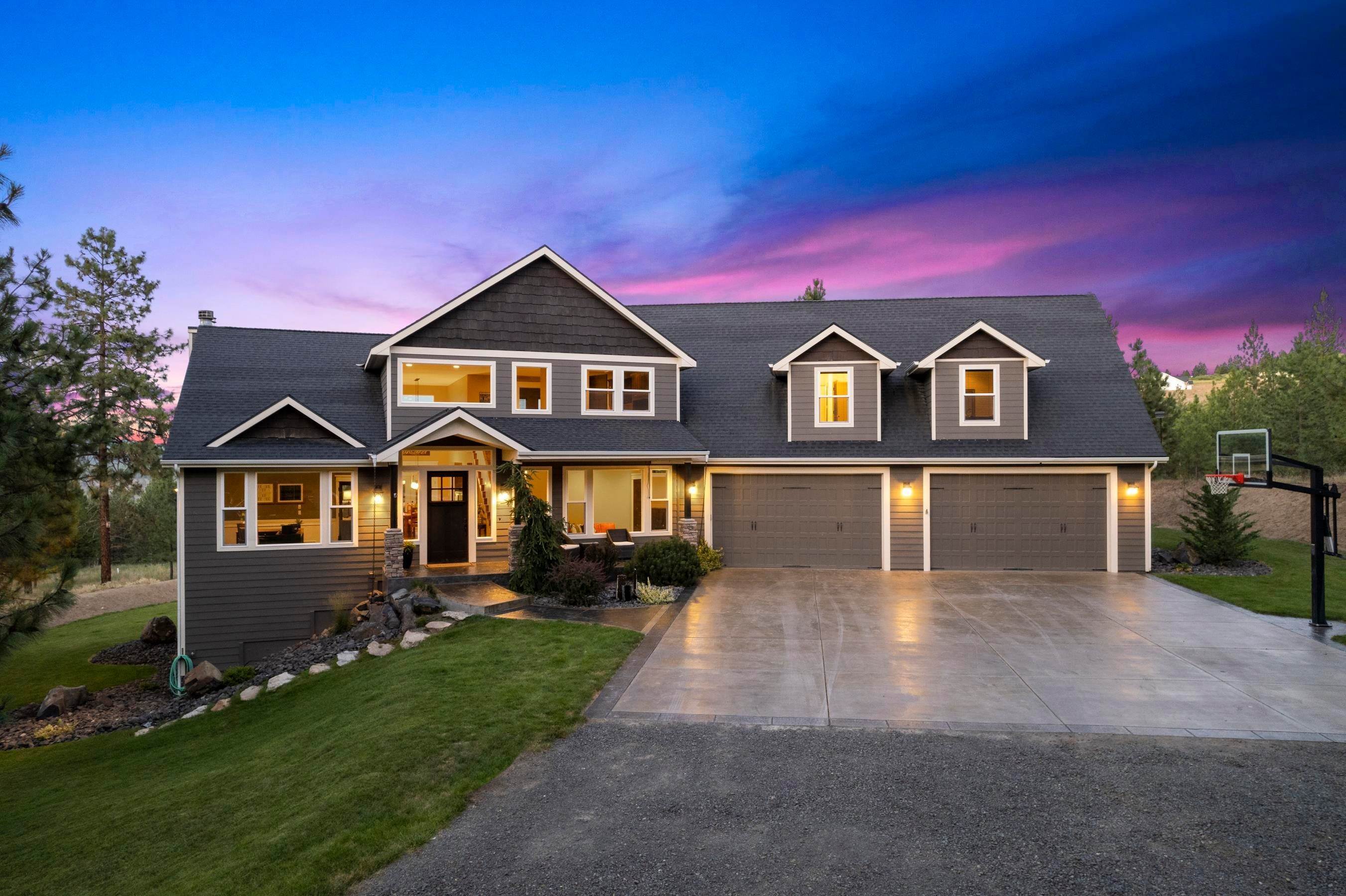 Single Family Homes for Sale at 18603 W Bernhill Road Nine Mile Falls, Washington 99026 United States
