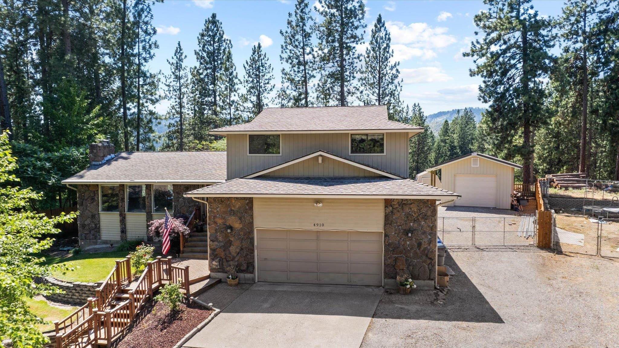 2. Single Family Homes for Sale at 4910 S Gillis Way Court Spokane Valley, Washington 99206 United States