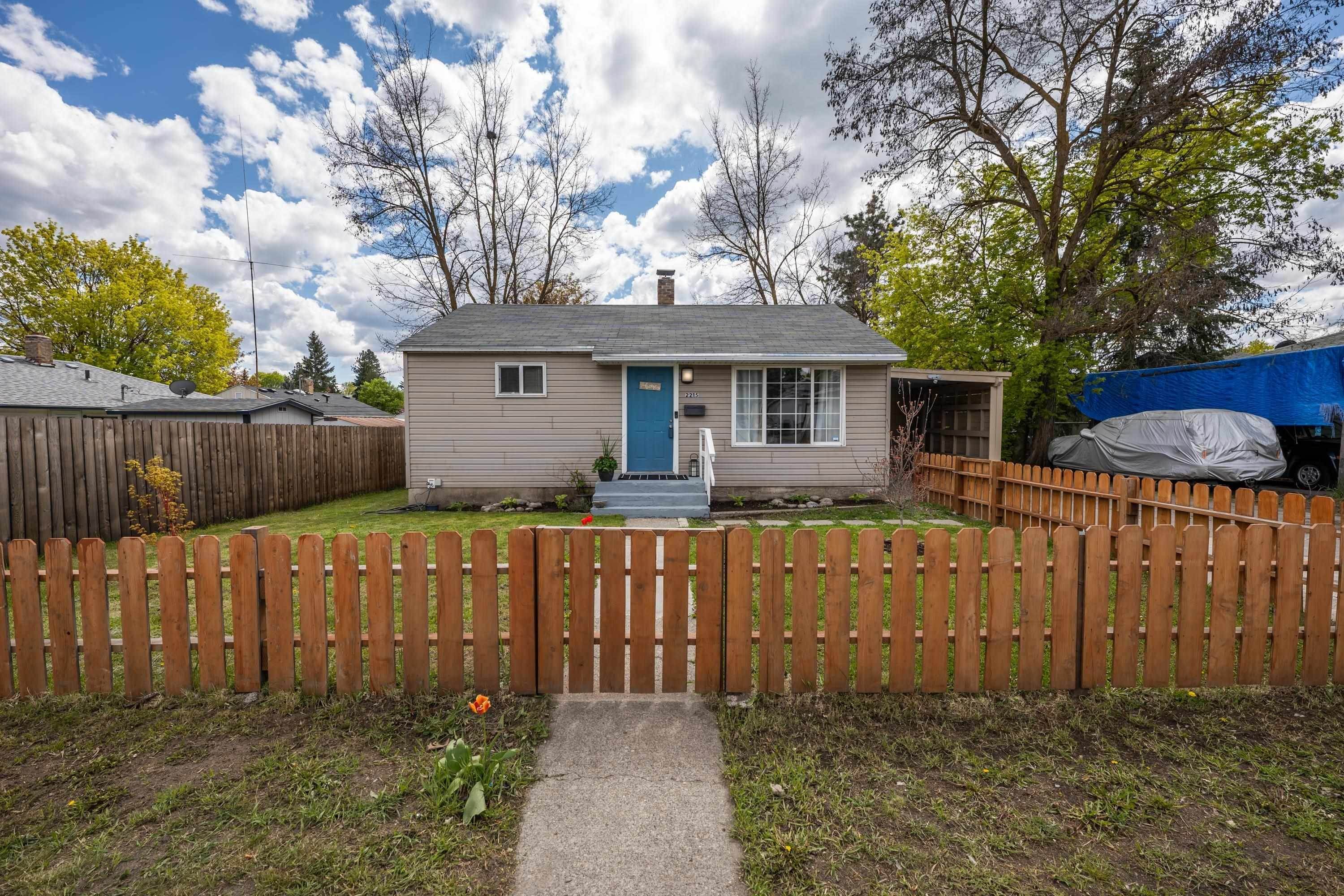 4. Single Family Homes for Sale at 2215 W Francis Avenue Spokane, Washington 99205 United States