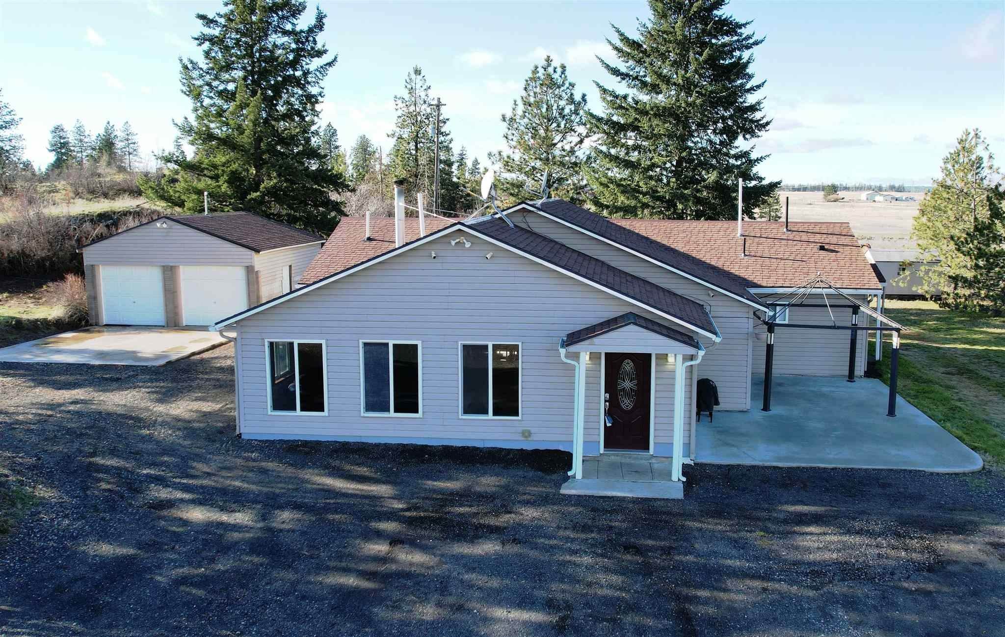 3. Single Family Homes for Sale at 9426 W Trails Road Spokane, Washington 99224 United States