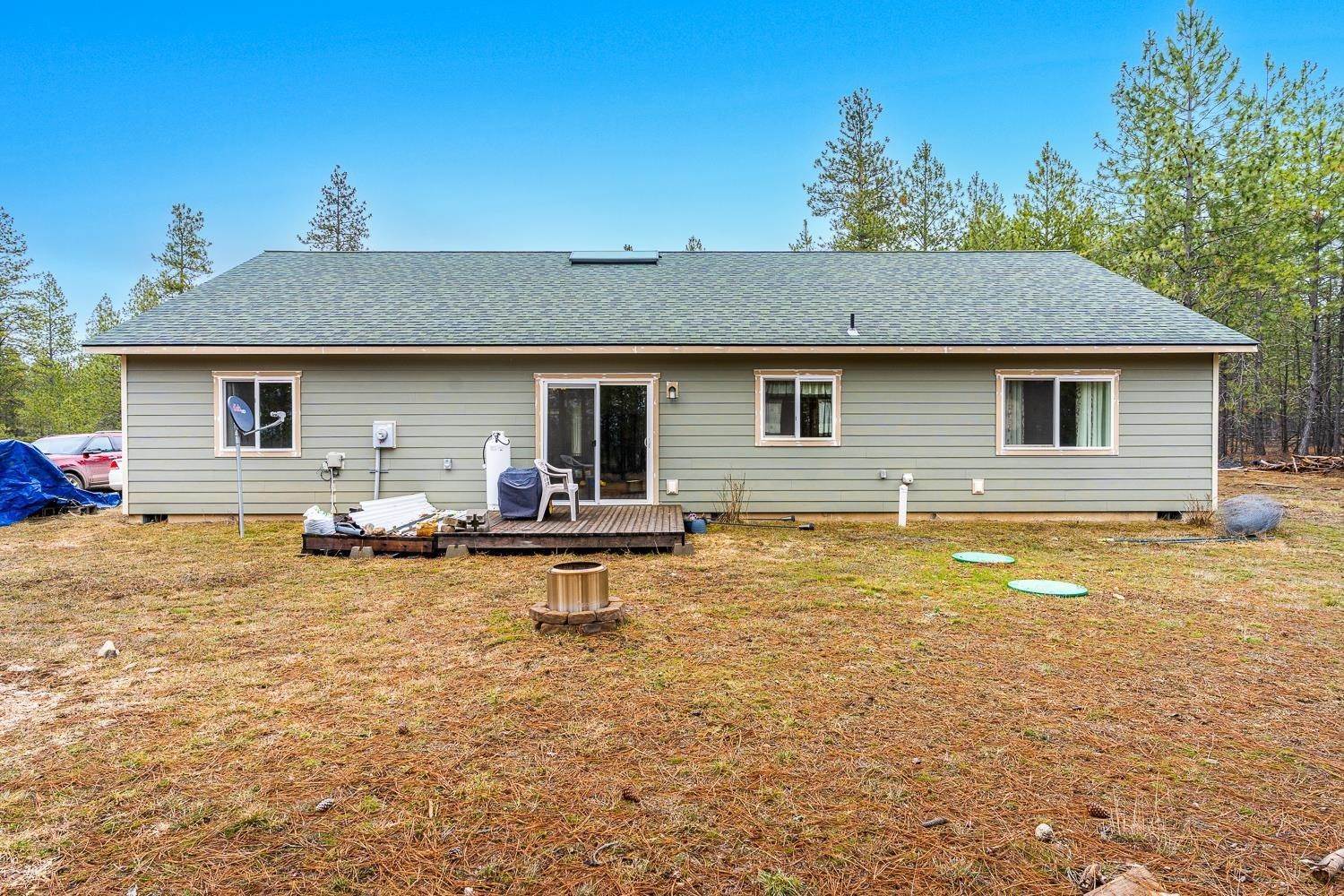20. Single Family Homes for Sale at 39203 N May Lane Elk, Washington 99009 United States
