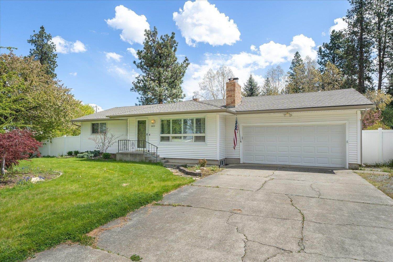 2. Single Family Homes for Sale at 1611 S Woodlawn Road Spokane Valley, Washington 99216 United States