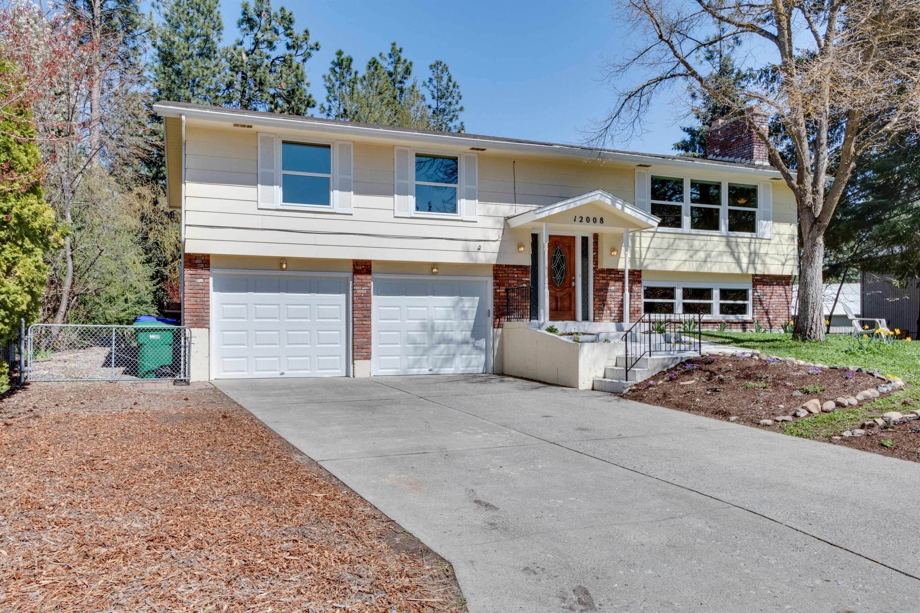 3. Single Family Homes for Sale at 12008 N Atlantic Street Spokane, Washington 99218 United States