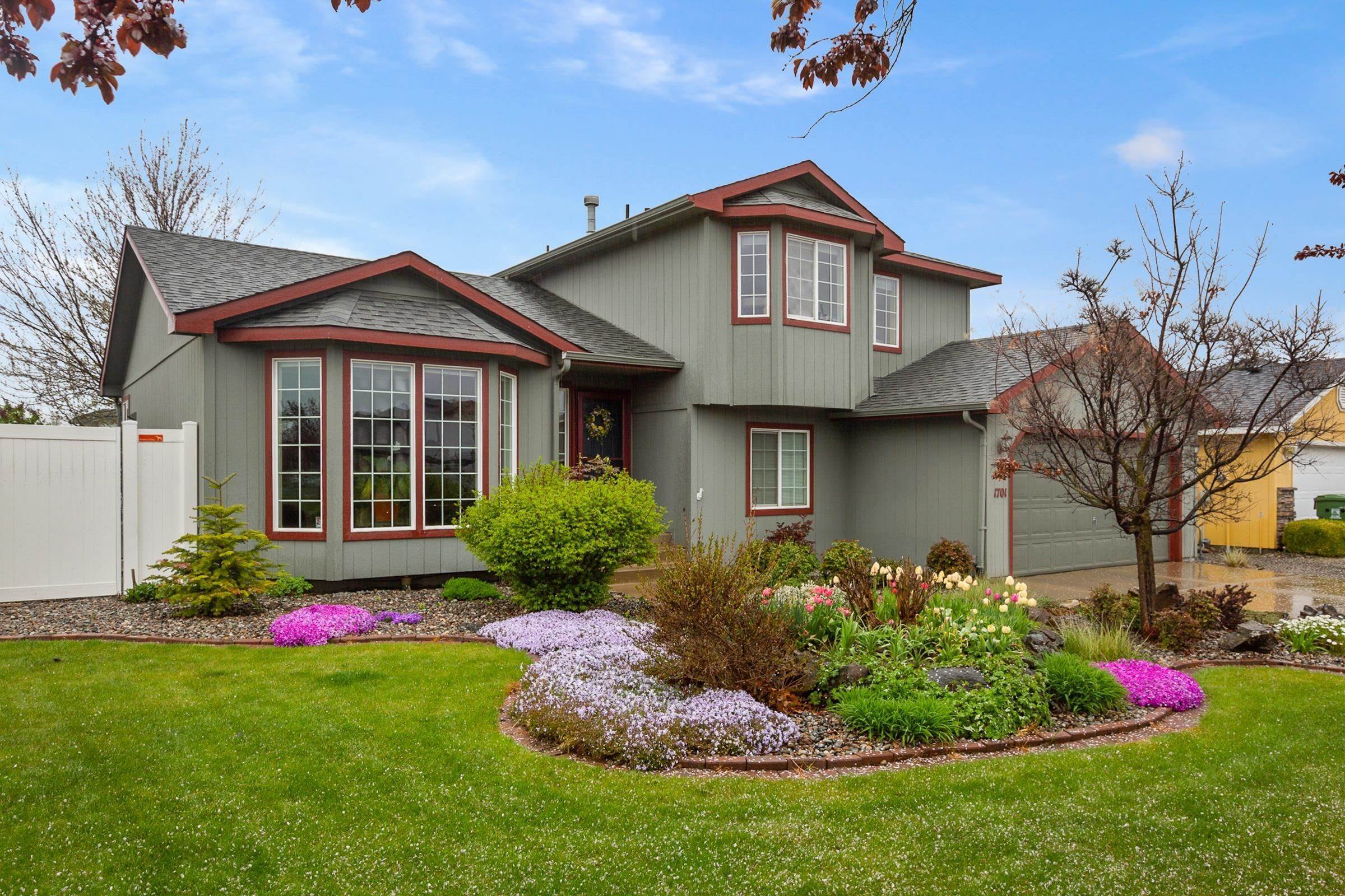2. Single Family Homes for Sale at 1701 E Weile Avenue Spokane, Washington 99217 United States