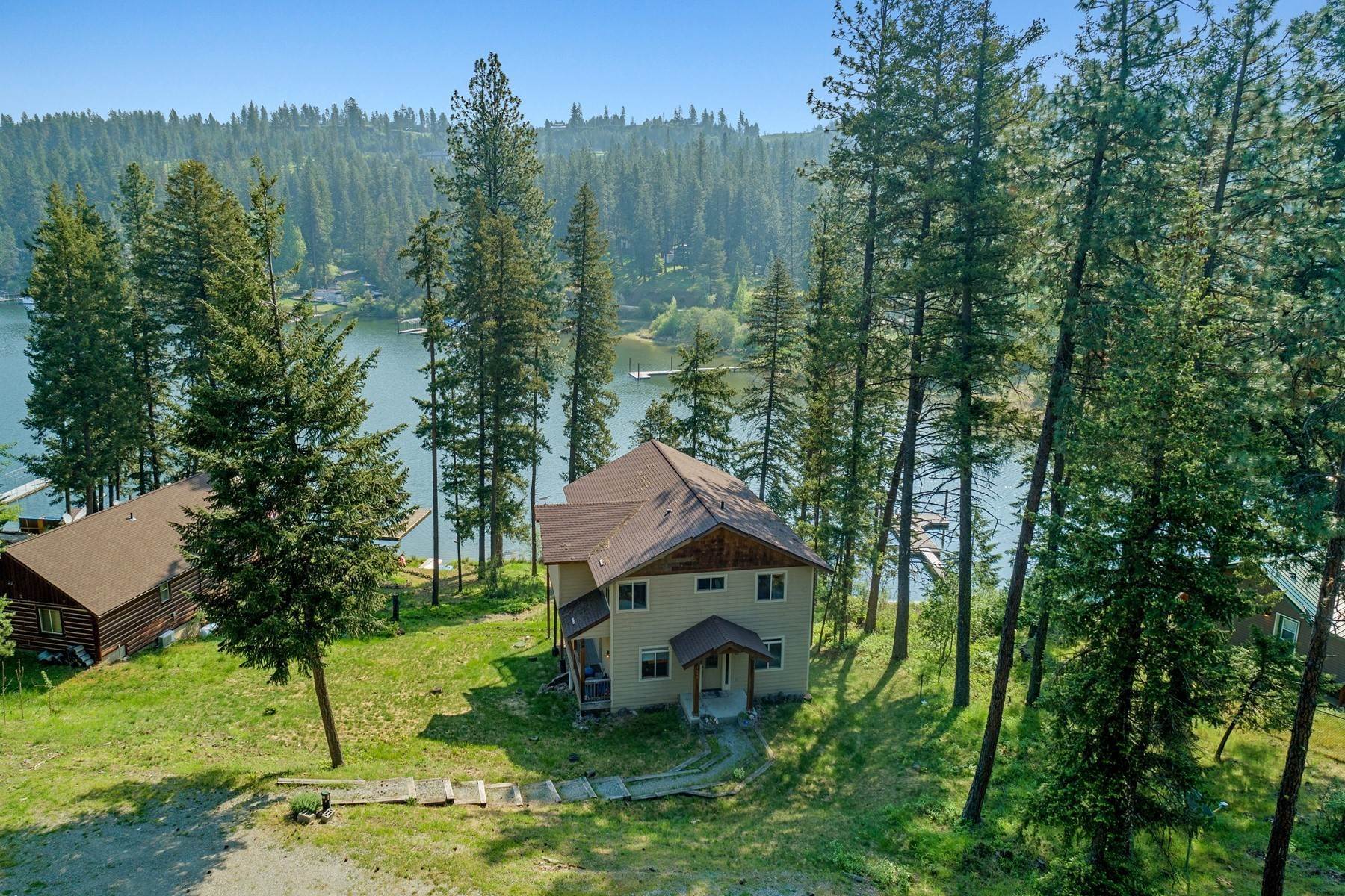 30. Single Family Homes for Sale at CdA Lakefront Beauty 5896 S Panorama View Dr Harrison, Idaho 83833 United States