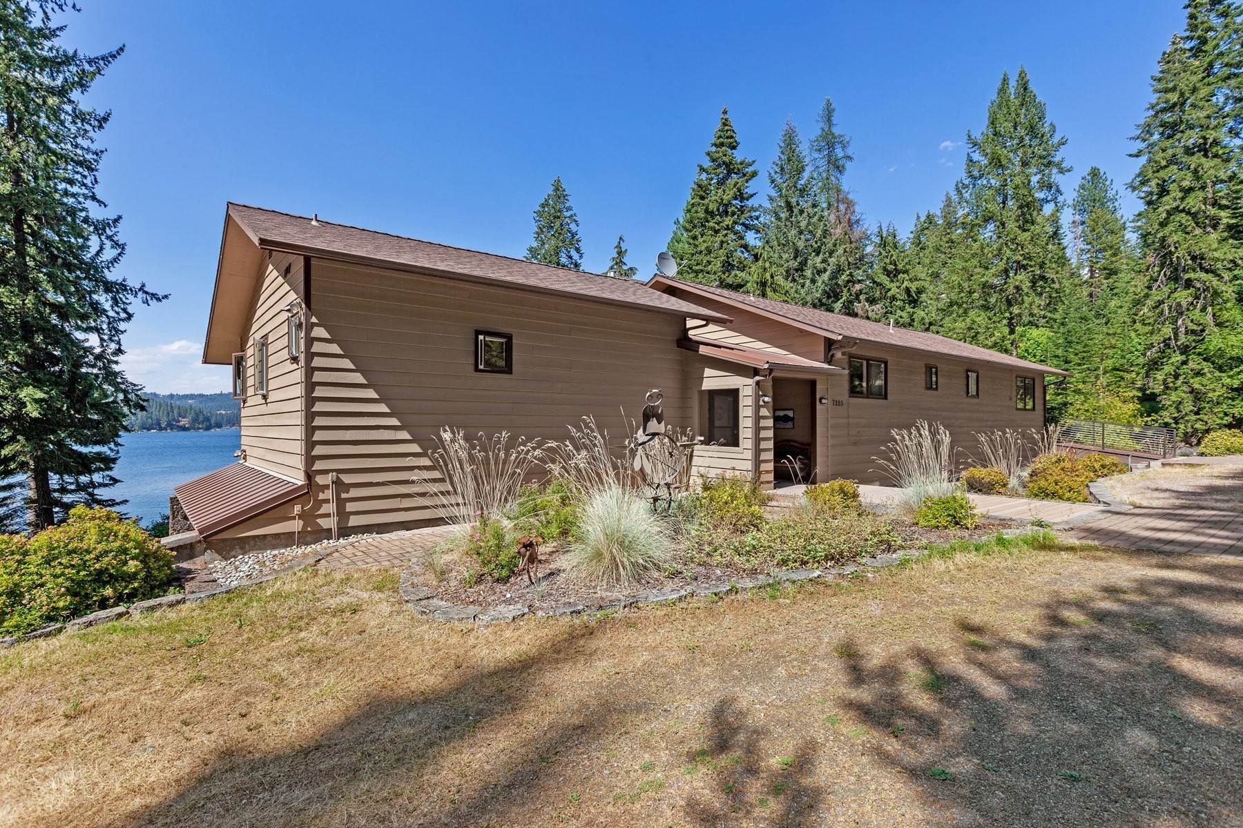 38. Single Family Homes for Sale at Hayden Lake Mountain Retreat 7285 Henry Point Rd Hayden, Idaho 83835 United States