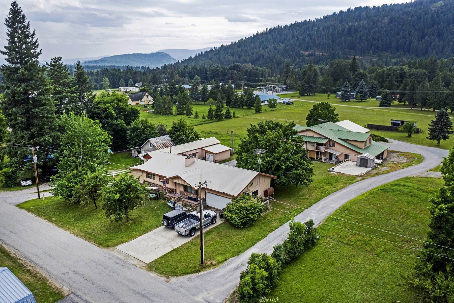 21. Multi-Family Homes for Sale at Lot 2 Whitaker Acres 566 Riley Creek Rd Priest River, Idaho 83856 United States
