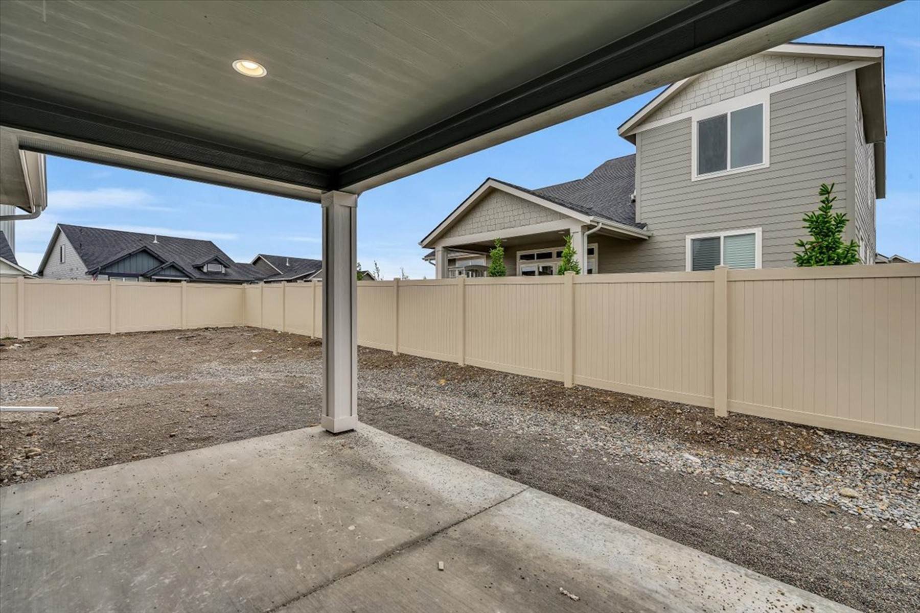 28. Single Family Homes for Sale at Stately Stunner!! 3366 N Cyprus Fox Lp Post Falls, Idaho 83854 United States