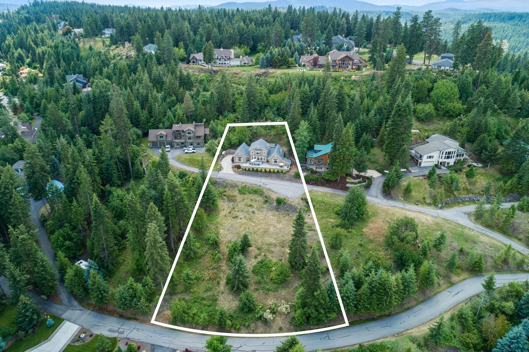 29. Single Family Homes for Sale at Captivating Capeview Lakeview 3655 S Capeview Ct Coeur d’Alene, Idaho 83814 United States