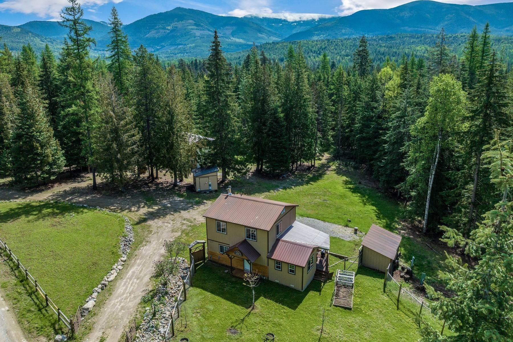 44. Single Family Homes for Sale at 117 Bodenstein Road 117 Bodenstein Sandpoint, Idaho 83864 United States