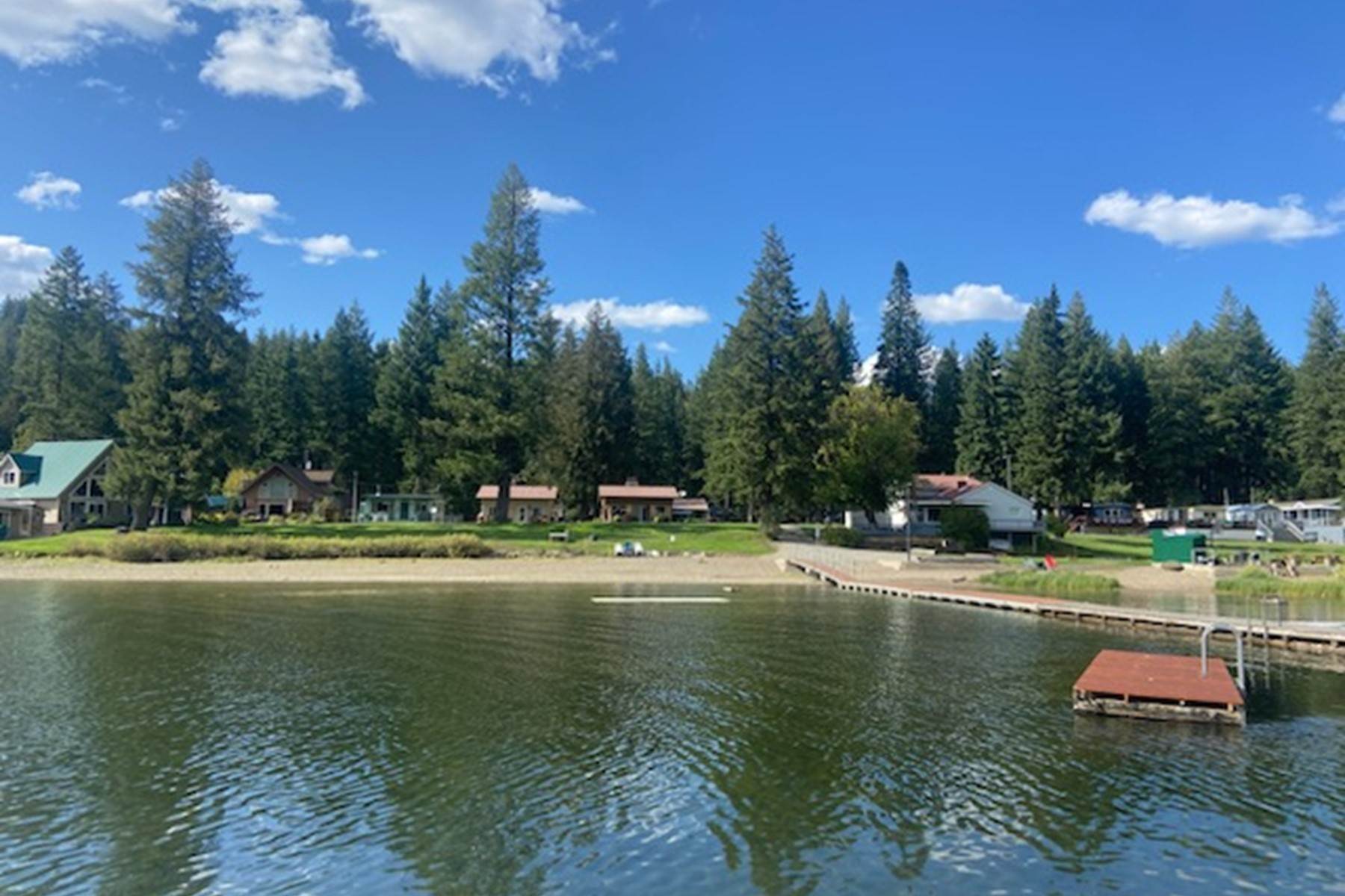 21. Single Family Homes for Sale at Updated Lake Haven Waterfront Cabin 7562 W Spirit Lake Rd , #28 Spirit Lake, Idaho 83869 United States