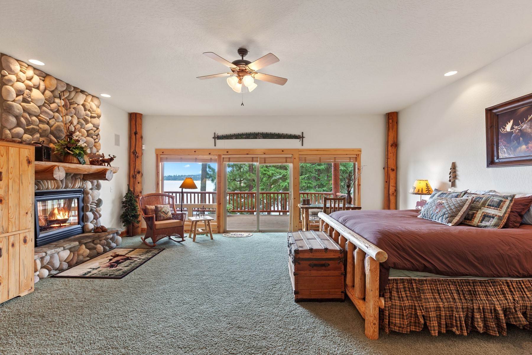 28. Single Family Homes for Sale at The Point Lodge at Sunset Beach 7021 E Syringa Rd Hayden, Idaho 83835 United States