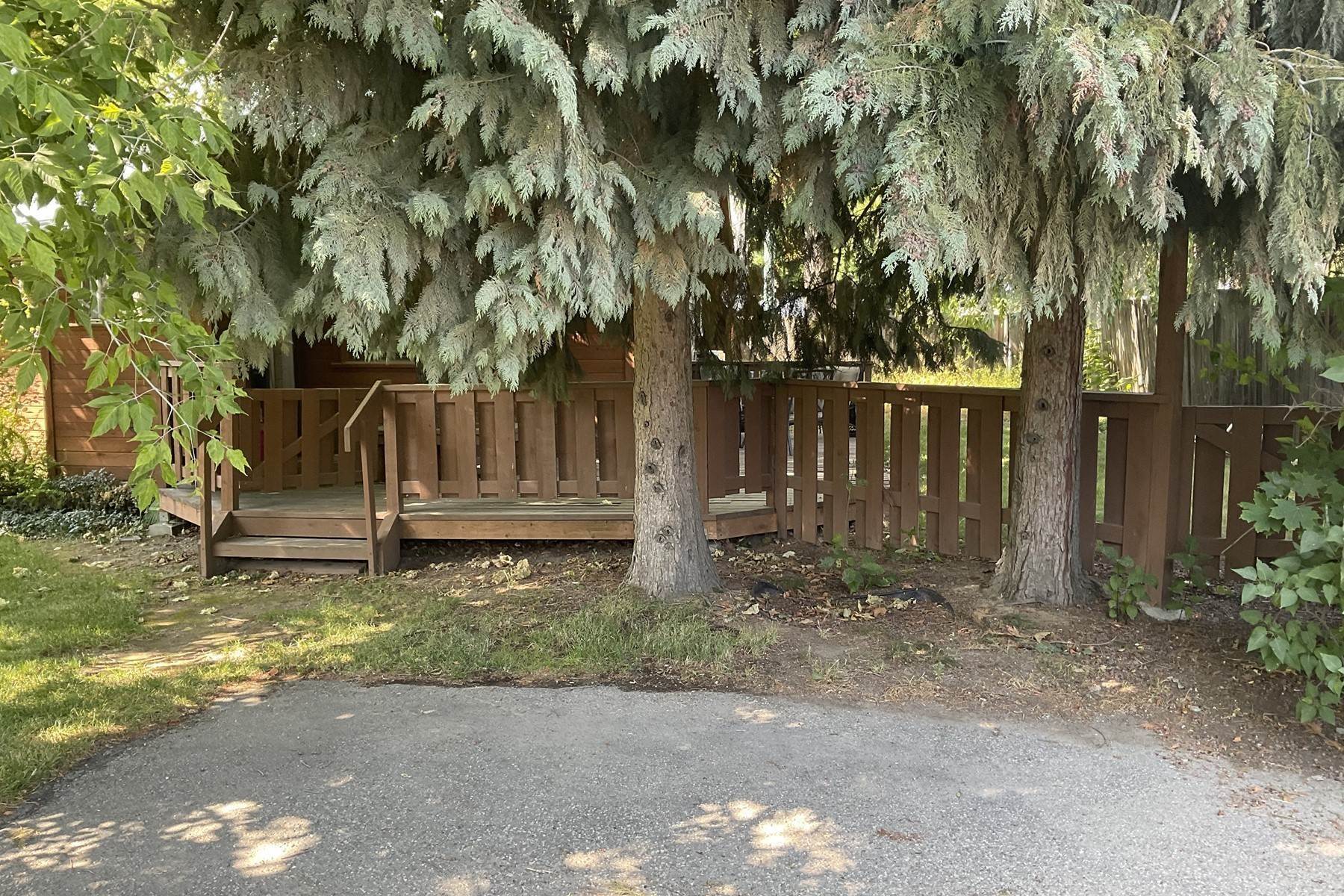 14. Single Family Homes for Sale at South Sandpoint Commercial 221 S Second Ave Sandpoint, Idaho 83864 United States
