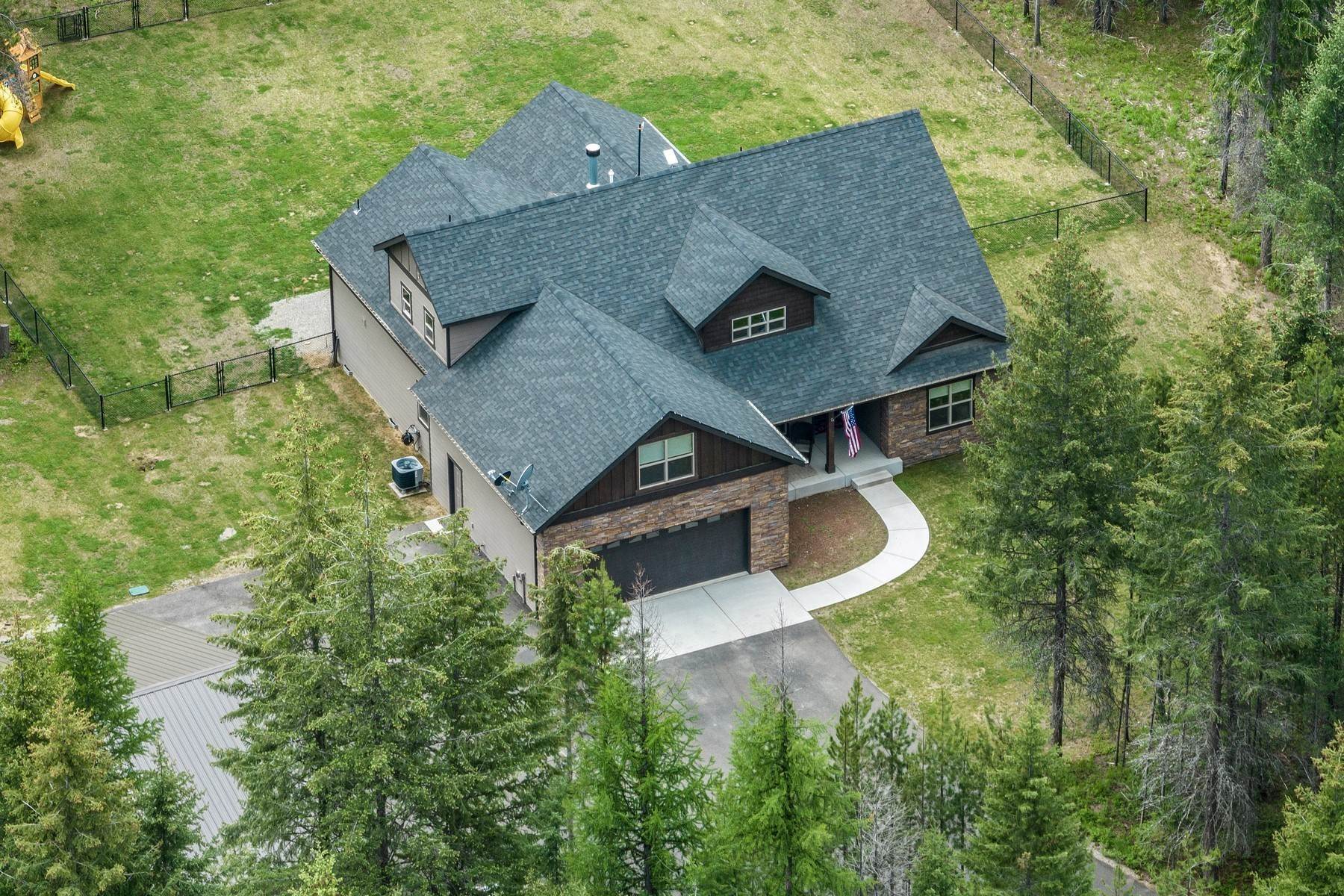 4. Single Family Homes for Sale at 102 Songbird Way Spirit Lake, Idaho 83869 United States