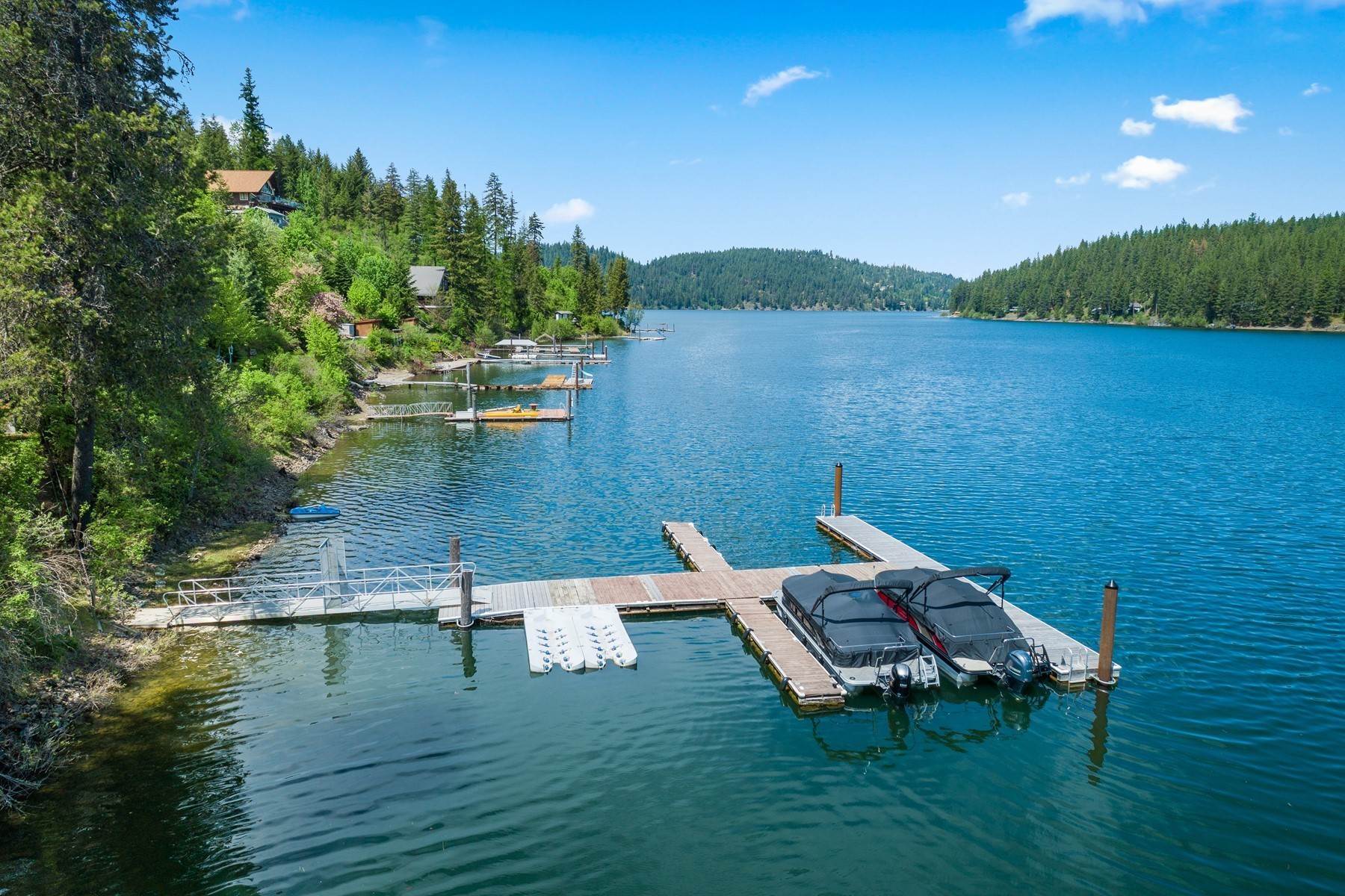 2. Single Family Homes for Sale at Panoramic with Lake Views in Echo Bay 906 Echo Bay Dr Harrison, Idaho 83833 United States