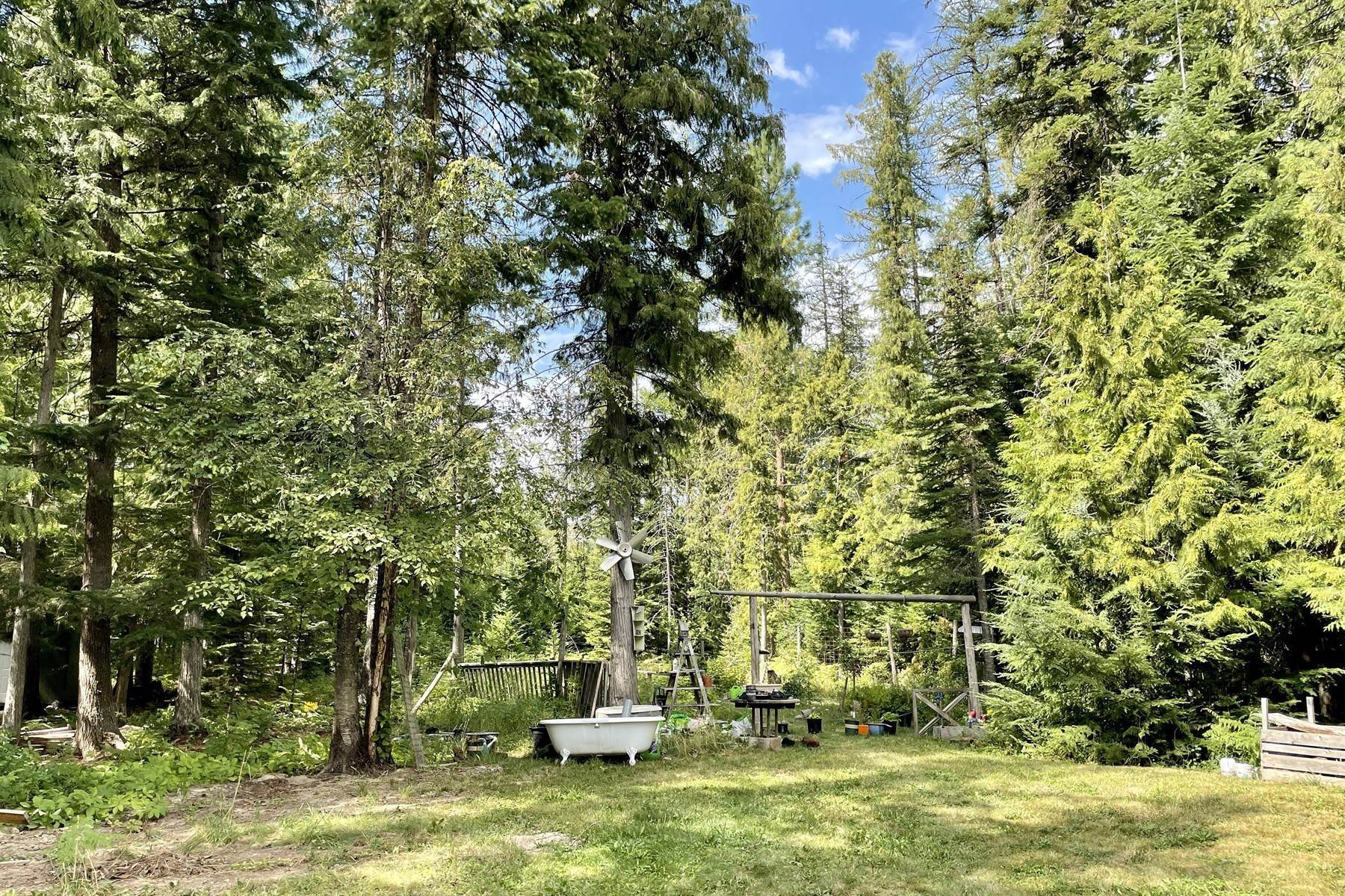 19. Single Family Homes for Sale at Cabin on Pack River 2368 Upper Pack River Rd Sandpoint, Idaho 83864 United States
