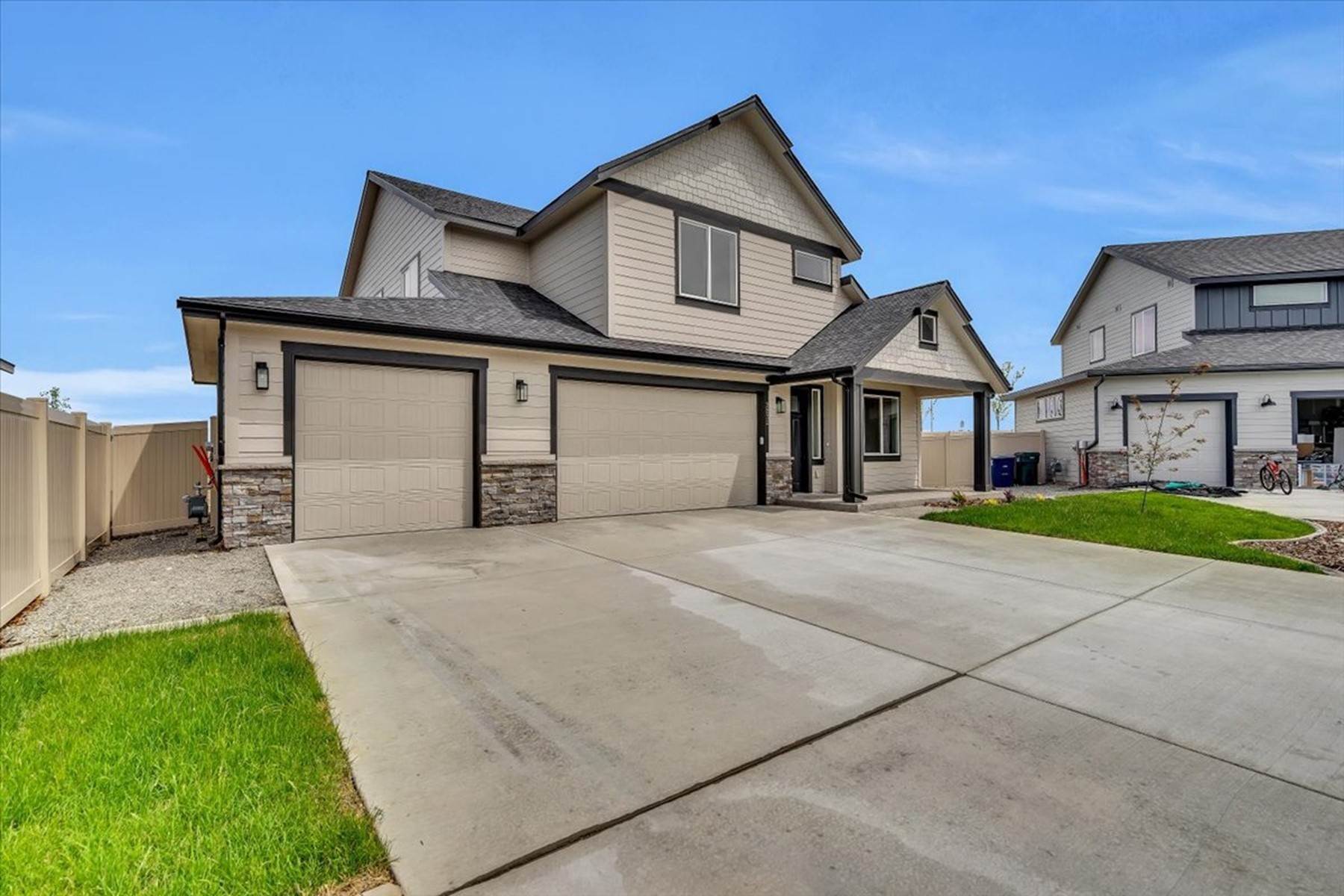 4. Single Family Homes for Sale at The Carlsbad 4479 W Homeward Bound Blvd Coeur d’Alene, Idaho 83815 United States
