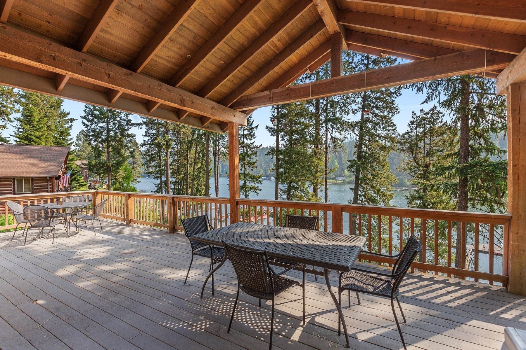 29. Single Family Homes for Sale at CdA Lakefront Beauty 5896 S Panorama View Dr Harrison, Idaho 83833 United States