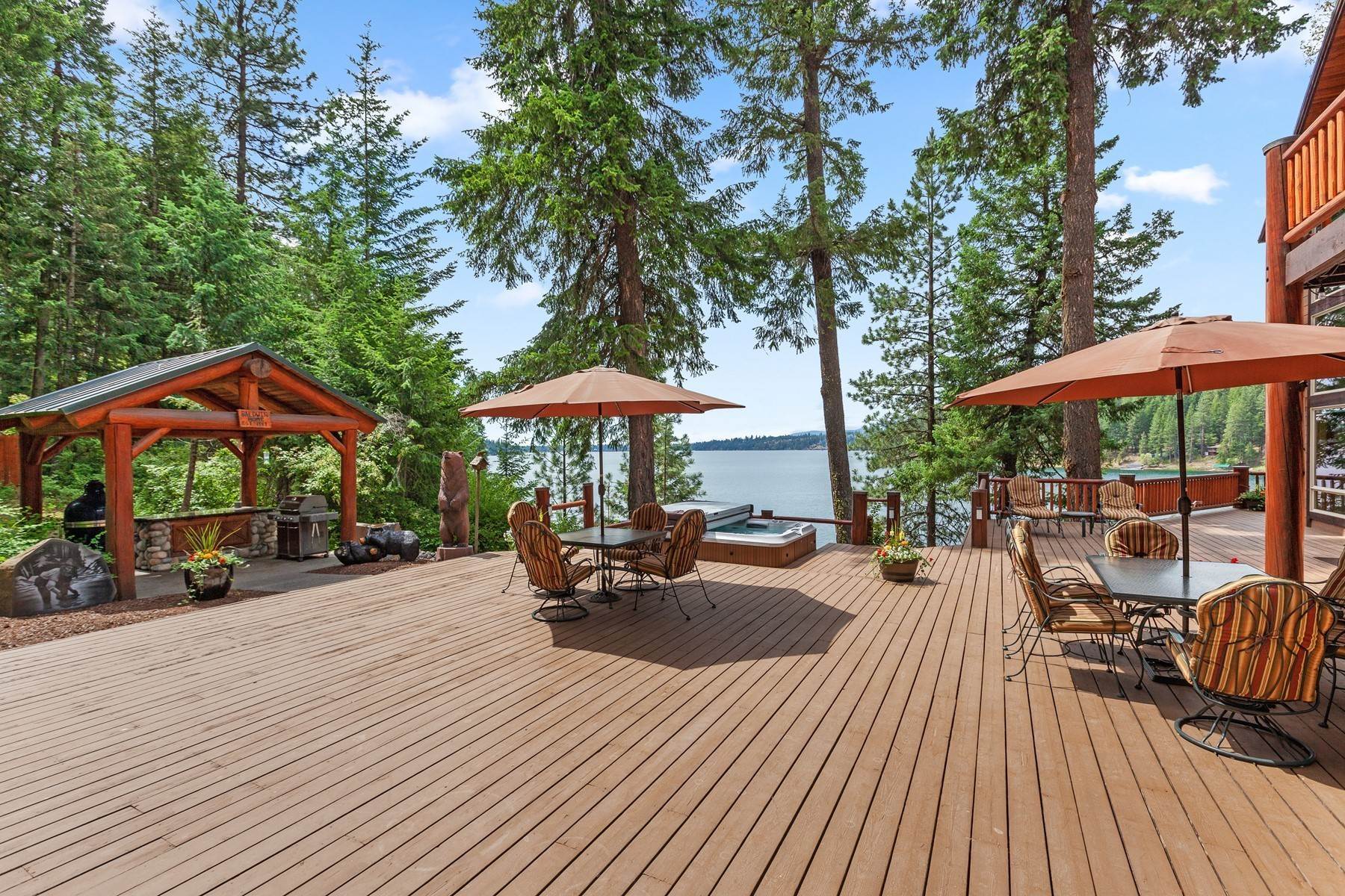 6. Single Family Homes for Sale at The Point Lodge at Sunset Beach 7021 E Syringa Rd Hayden, Idaho 83835 United States