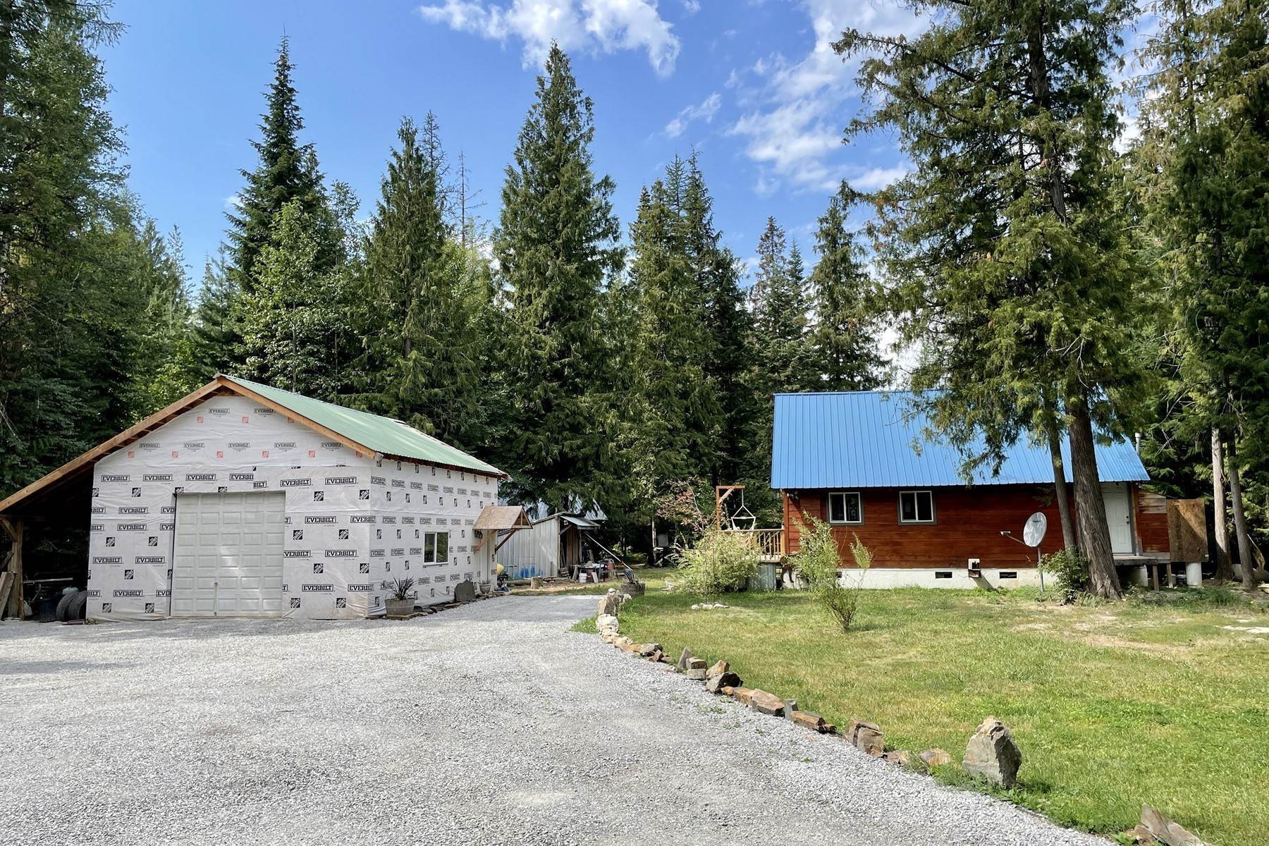 2. Single Family Homes for Sale at Cabin on Pack River 2368 Upper Pack River Rd Sandpoint, Idaho 83864 United States