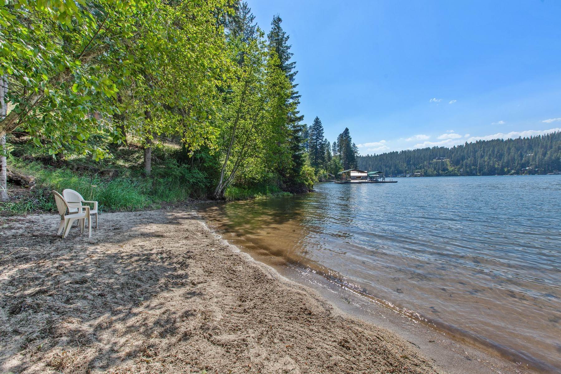 2. Single Family Homes for Sale at Hayden Lake Mountain Retreat 7285 E Henry Point Rd Hayden, Idaho 83835 United States