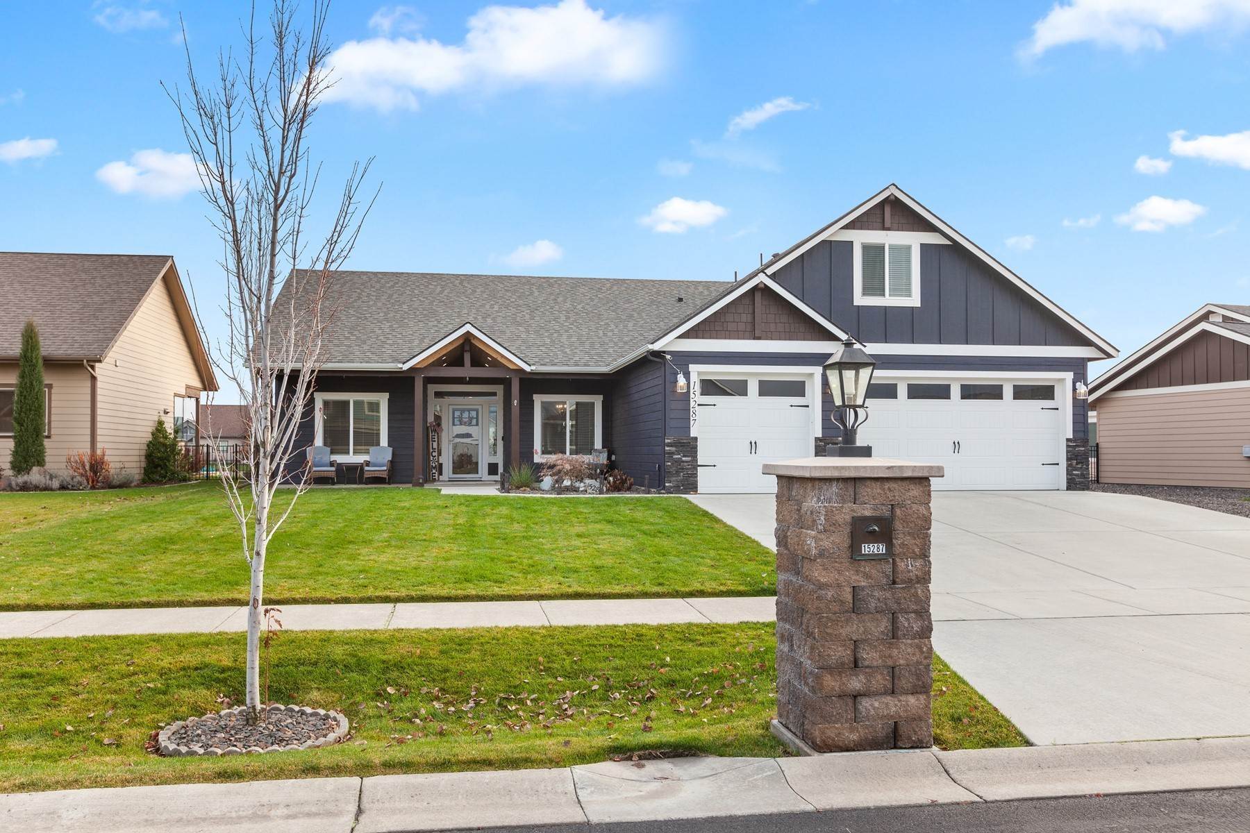 33. Single Family Homes for Sale at Lakefront Home in Gated Community 15287 N Pristine Cir Rathdrum, Idaho 83858 United States