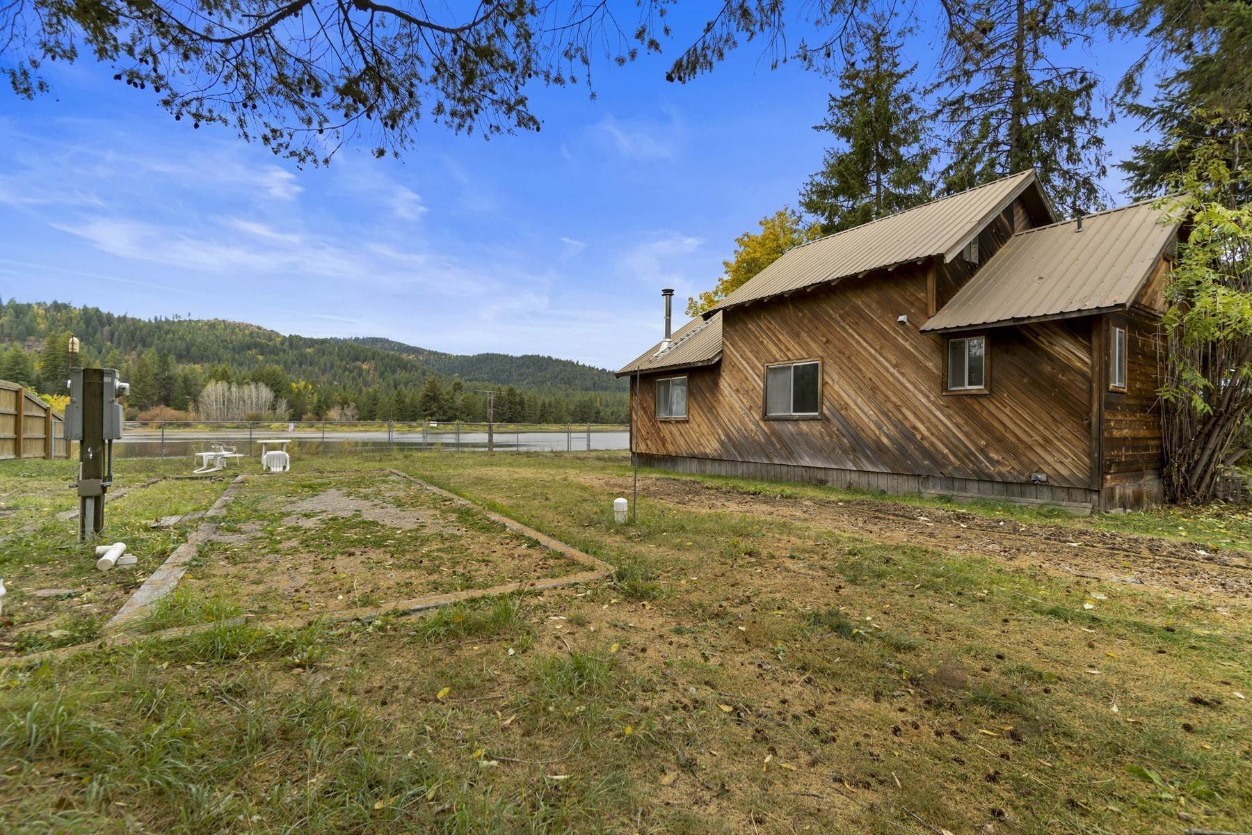 40. Single Family Homes for Sale at 6997 W. Maine St., Spirit Lake, ID 83869 6997 W Maine St Spirit Lake, Idaho 83869 United States